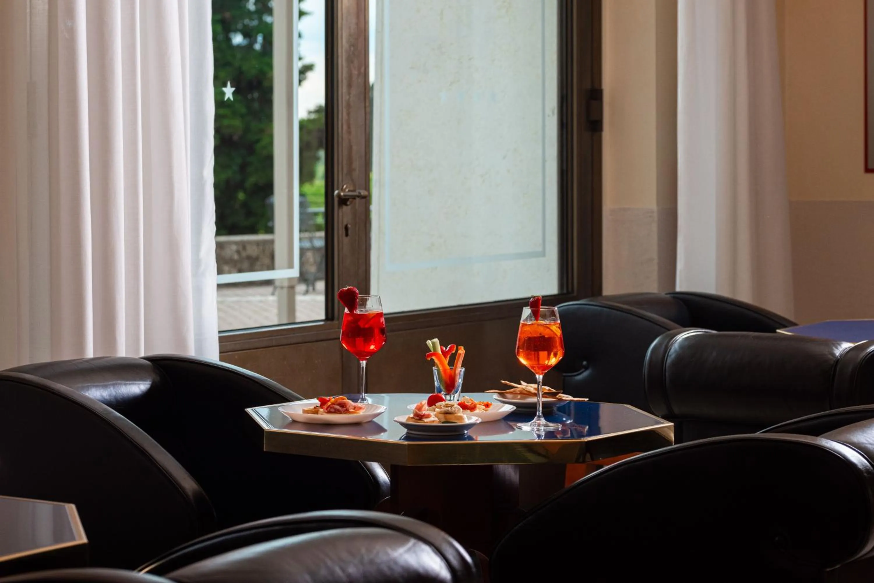 Lounge or bar in Phi Hotel Astoria