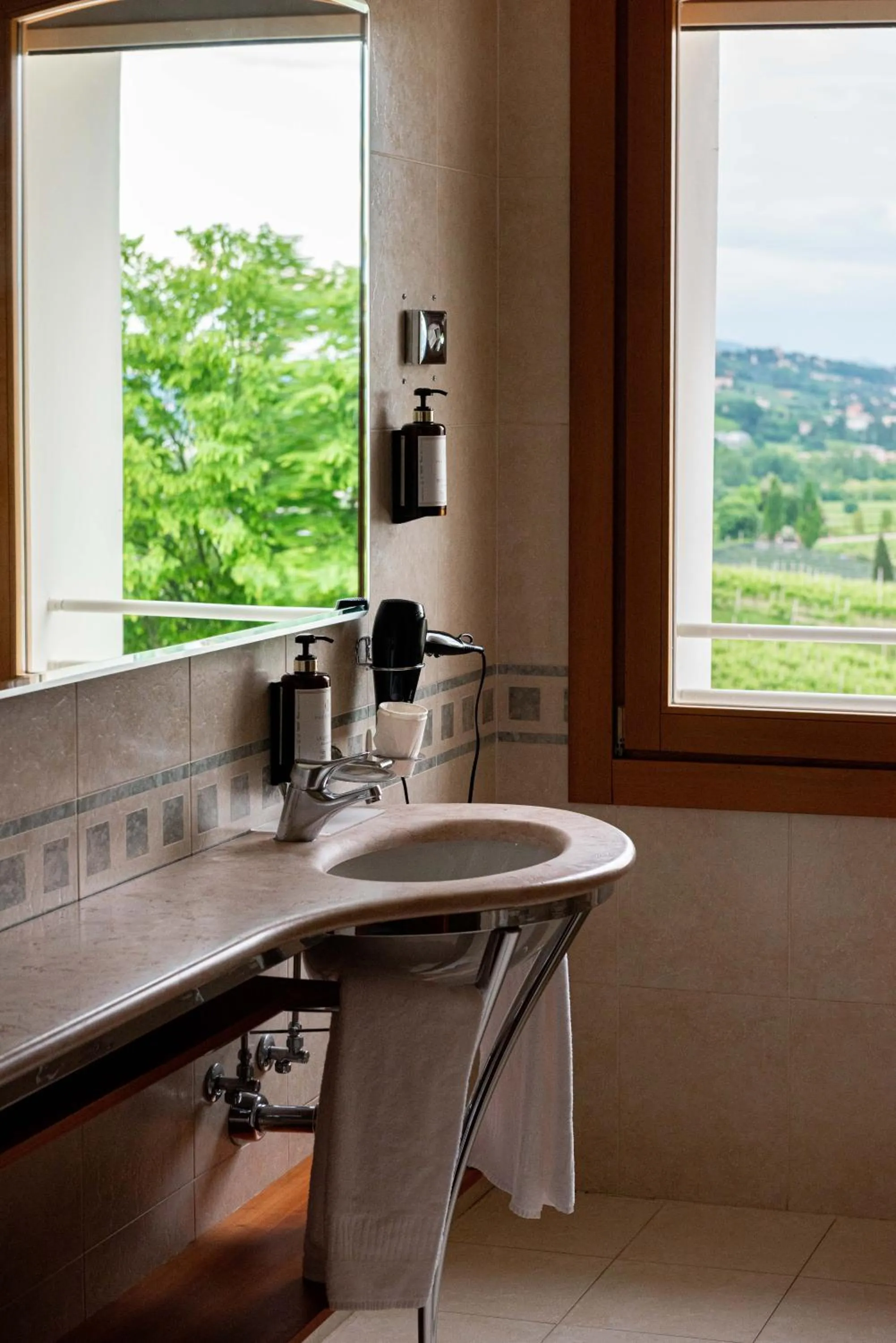 Bathroom in Phi Hotel Astoria