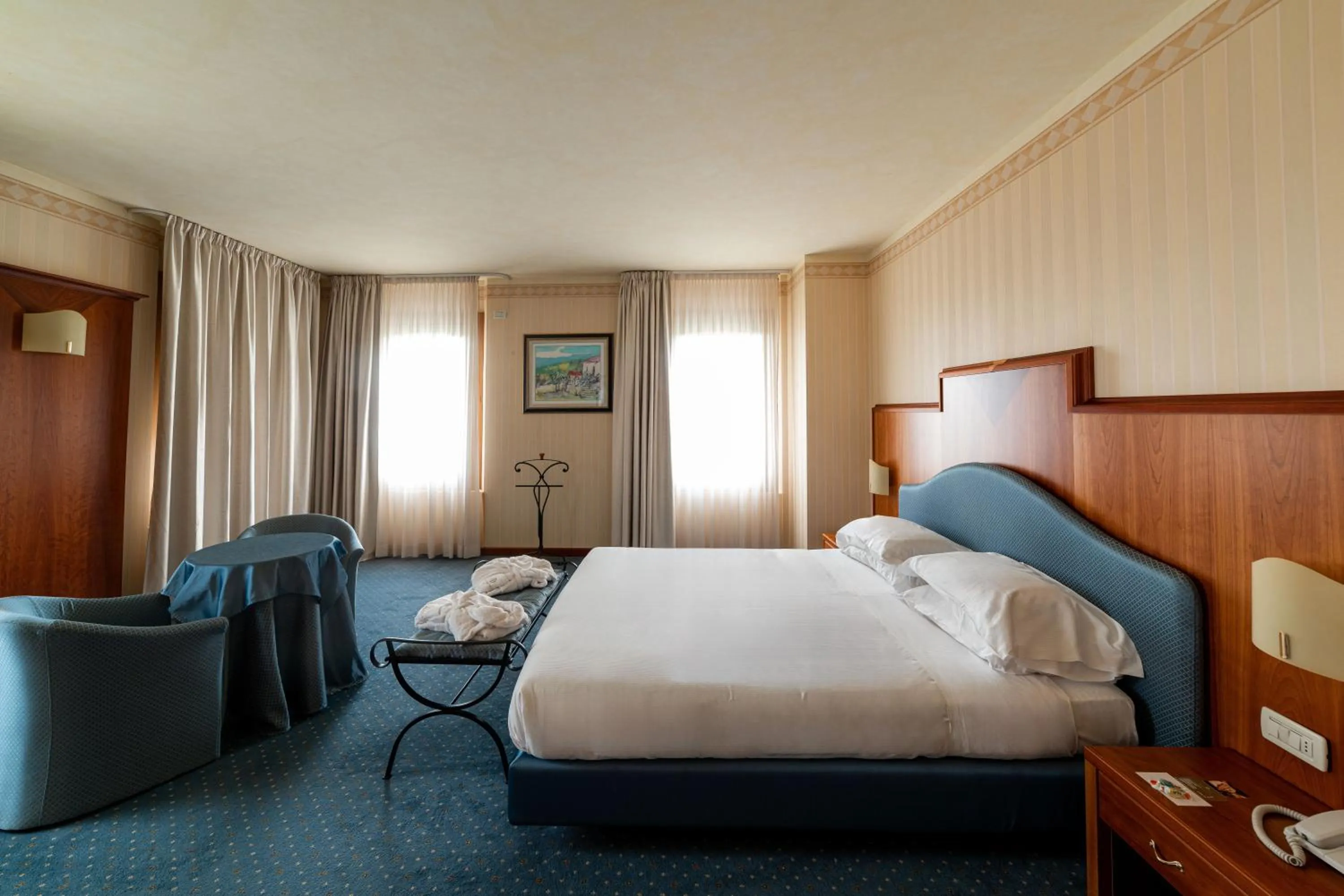 Bed in Phi Hotel Astoria