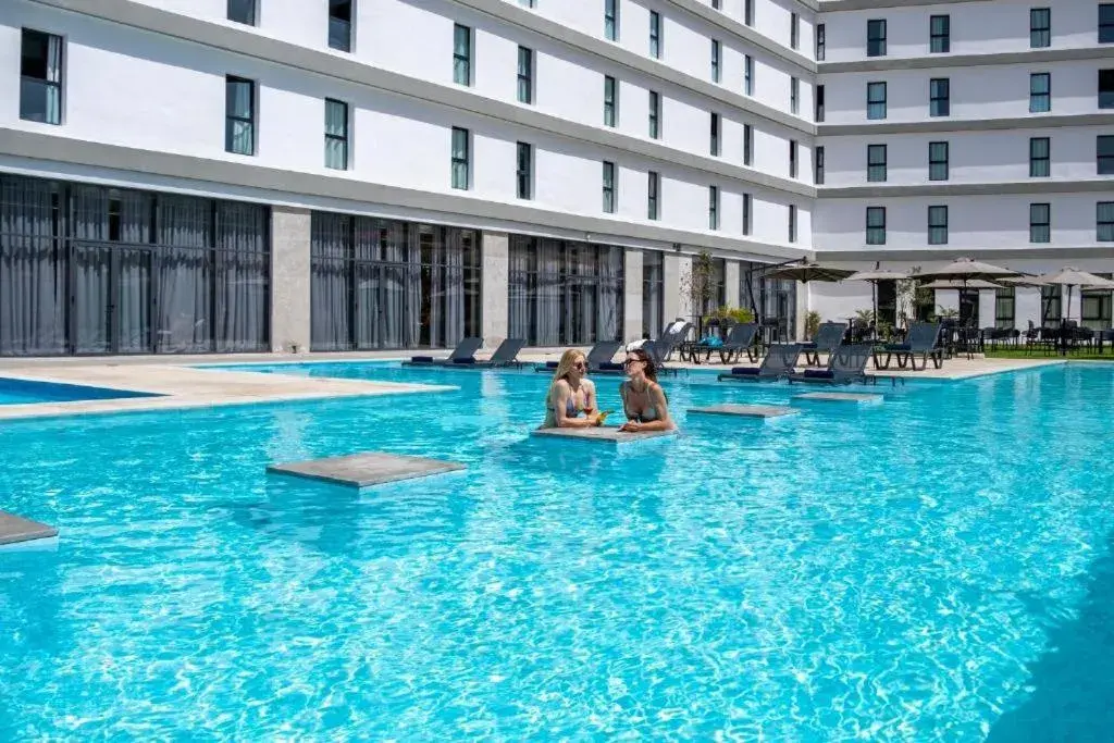 Swimming pool in Occidental Tanger Swimming pool in Occidental Tanger