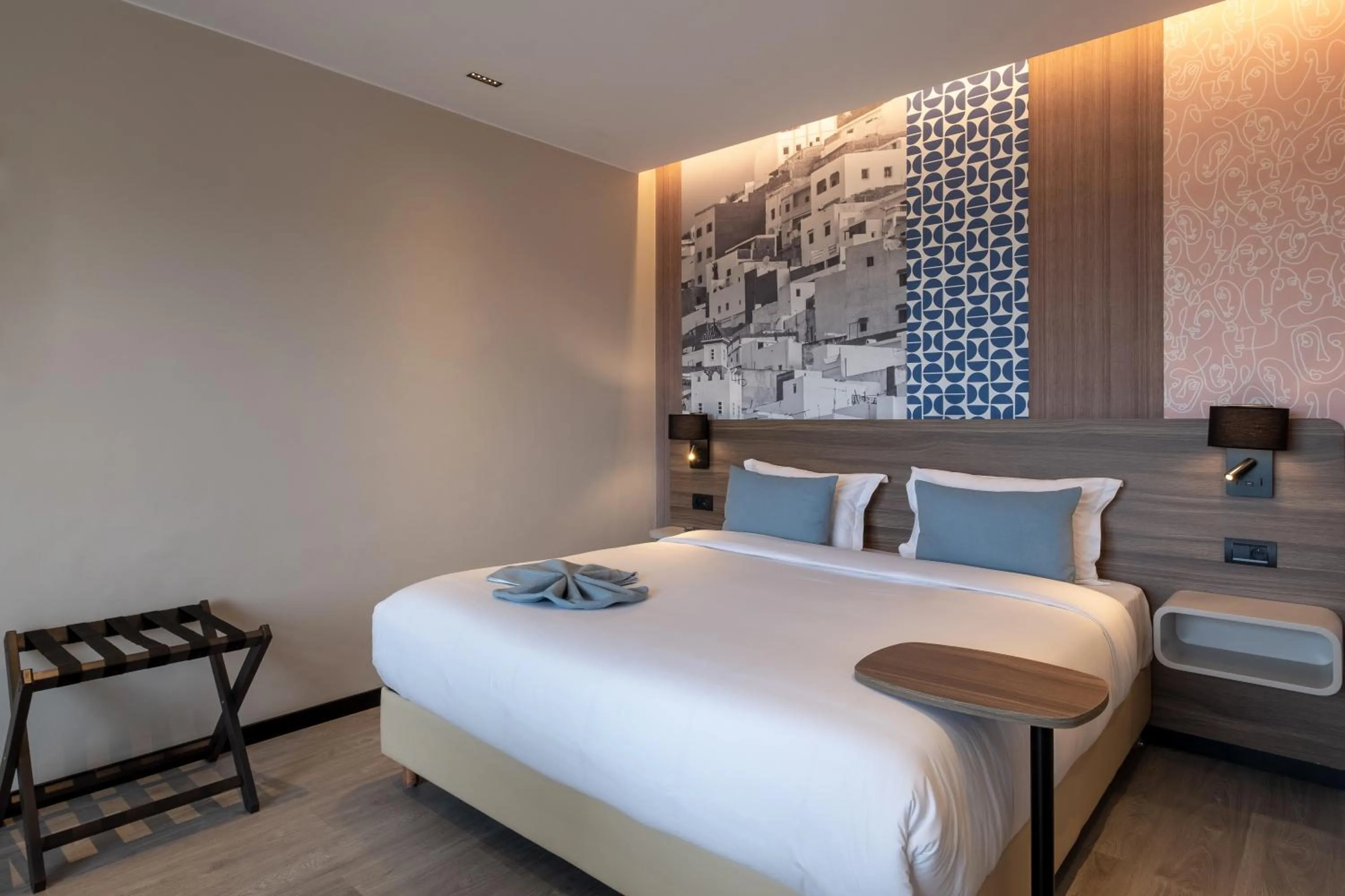 Bedroom, Bed in Occidental Tanger