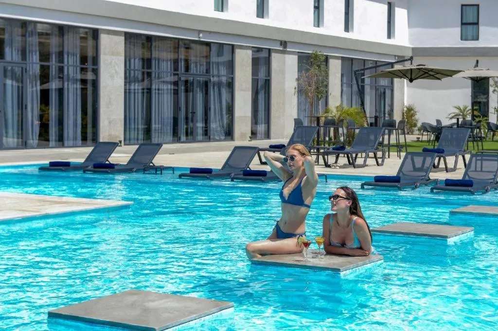 Swimming pool in Occidental Tanger