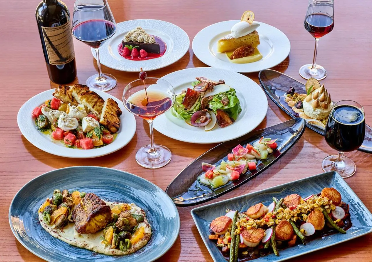 Restaurant/places to eat in Lockwood Hotel