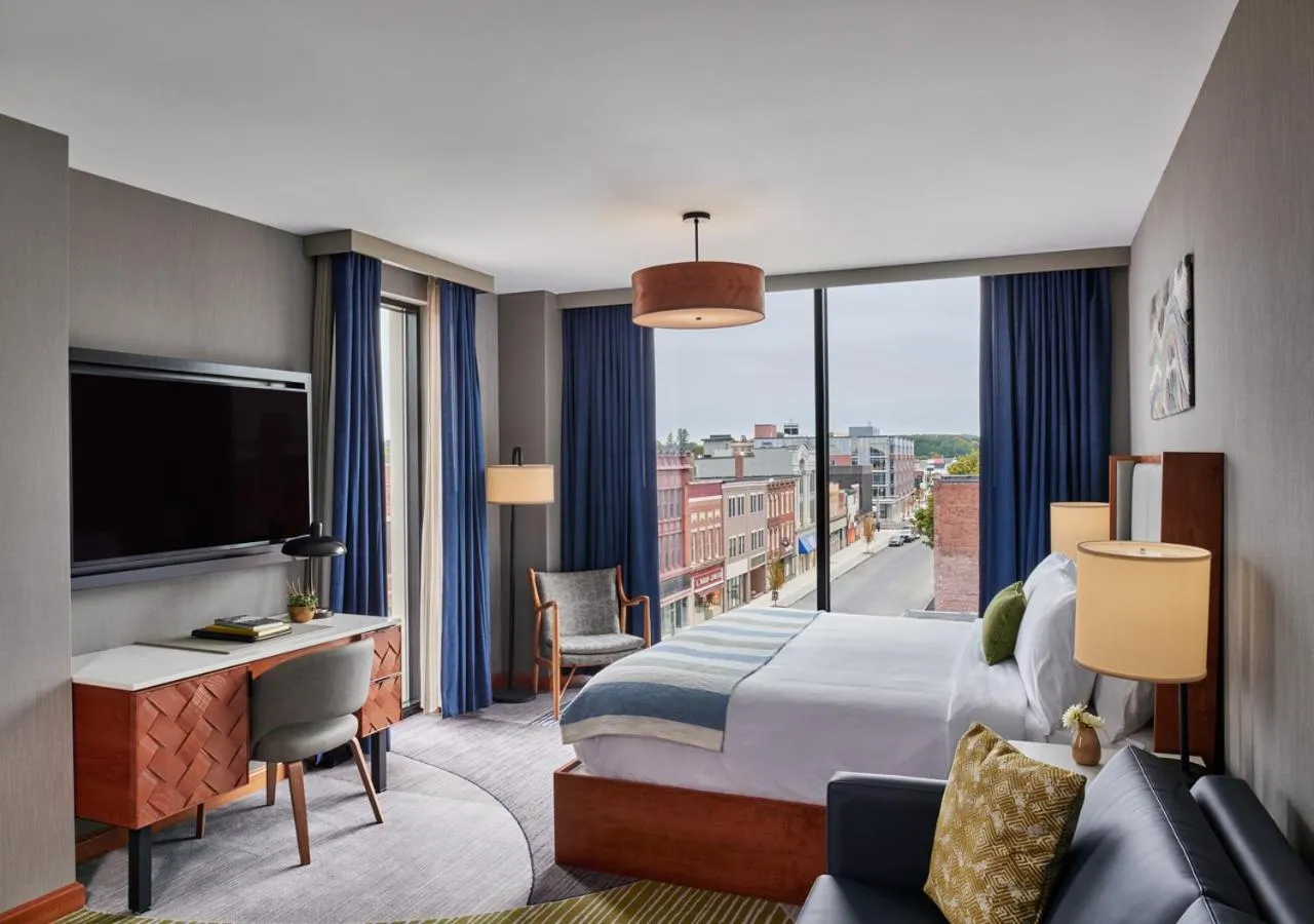 Bedroom, Bed in Lockwood Hotel