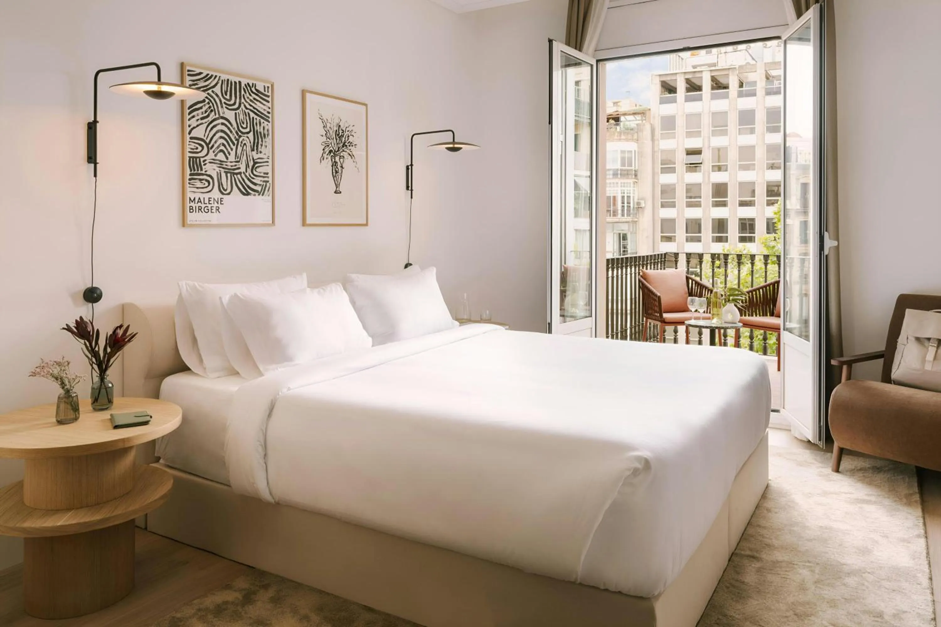 Bedroom, Bed in Paseo de Gracia Hotel, Sonder by Marriott Bonvoy