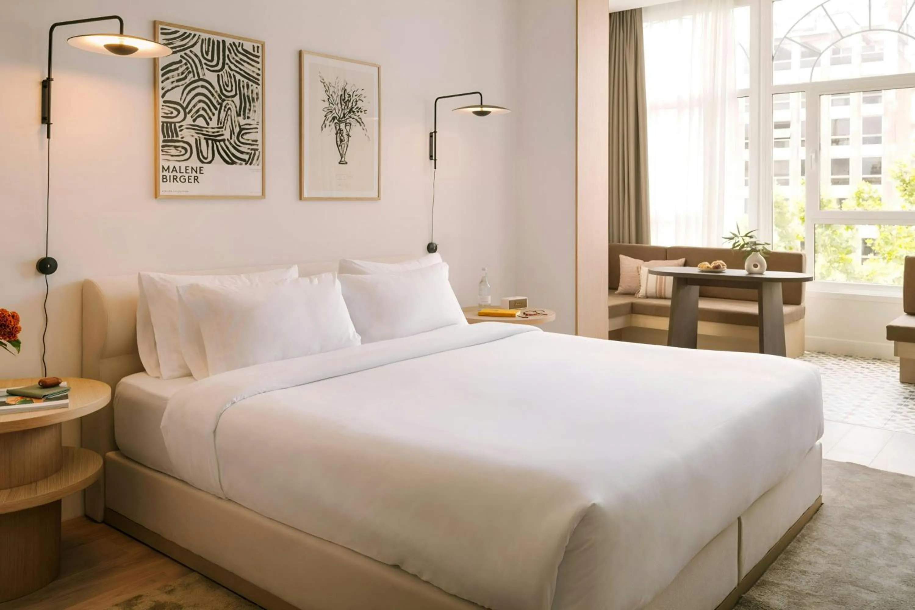 Bedroom, Bed in Paseo de Gracia Hotel, Sonder by Marriott Bonvoy