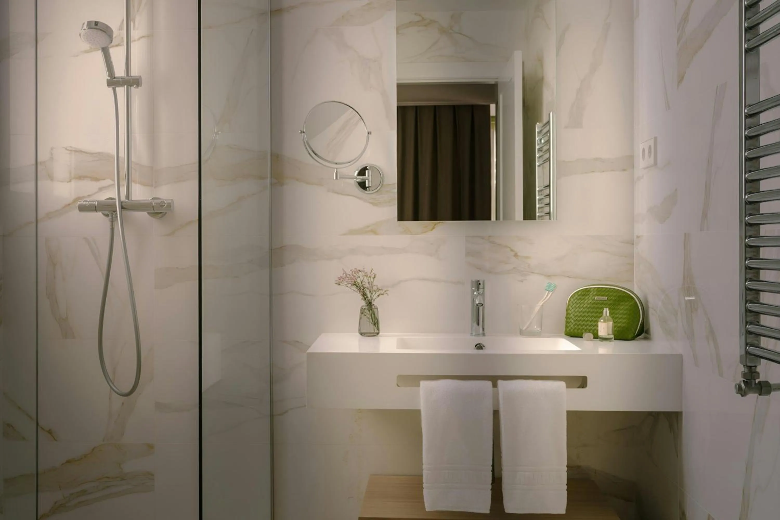 Bathroom in Paseo de Gracia Hotel, Sonder by Marriott Bonvoy