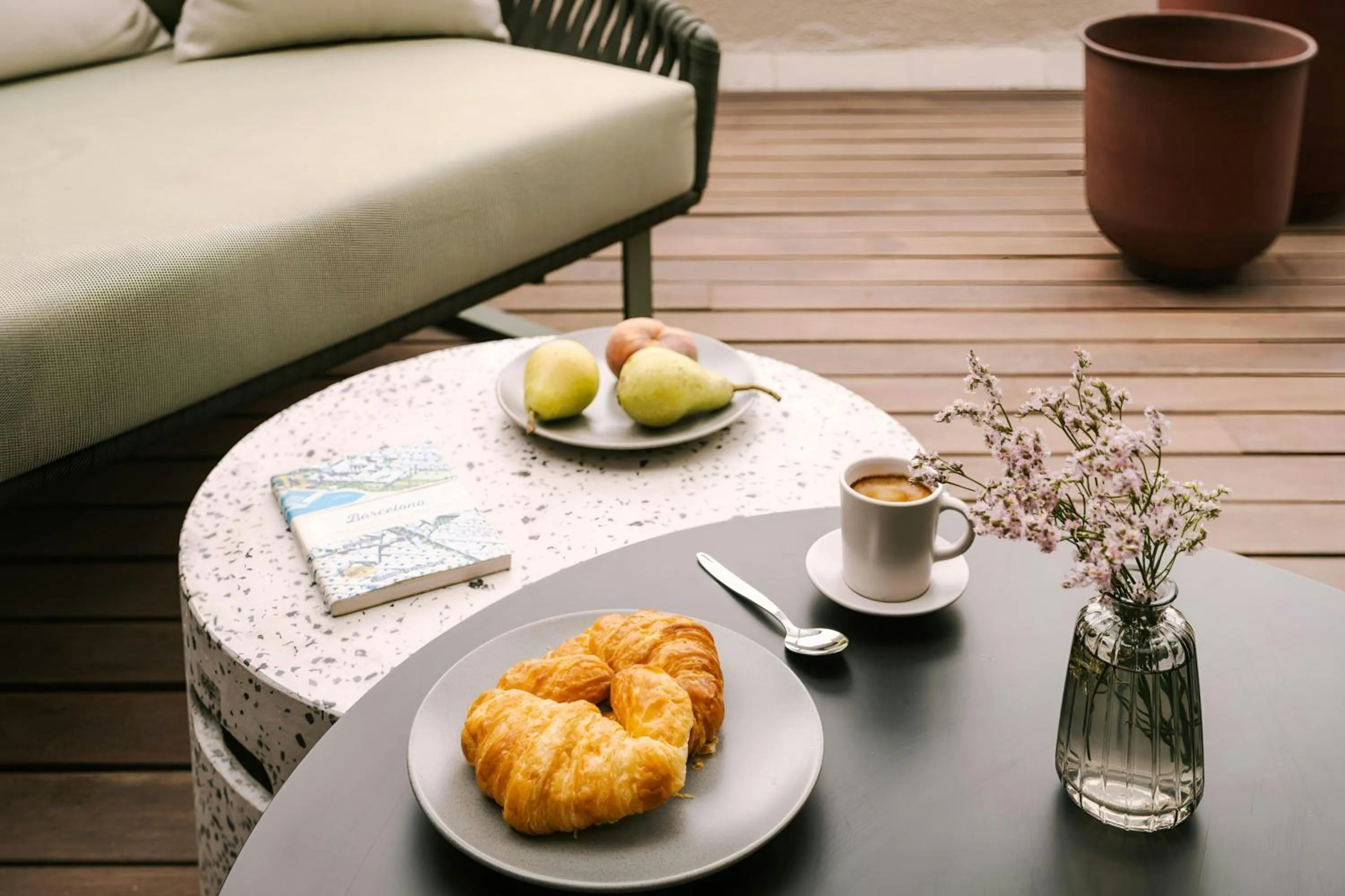 Living room in Paseo de Gracia Hotel, Sonder by Marriott Bonvoy