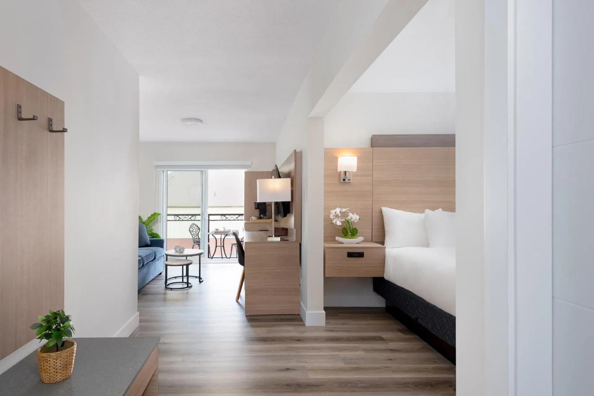 Bed in Harrison Grand Motel