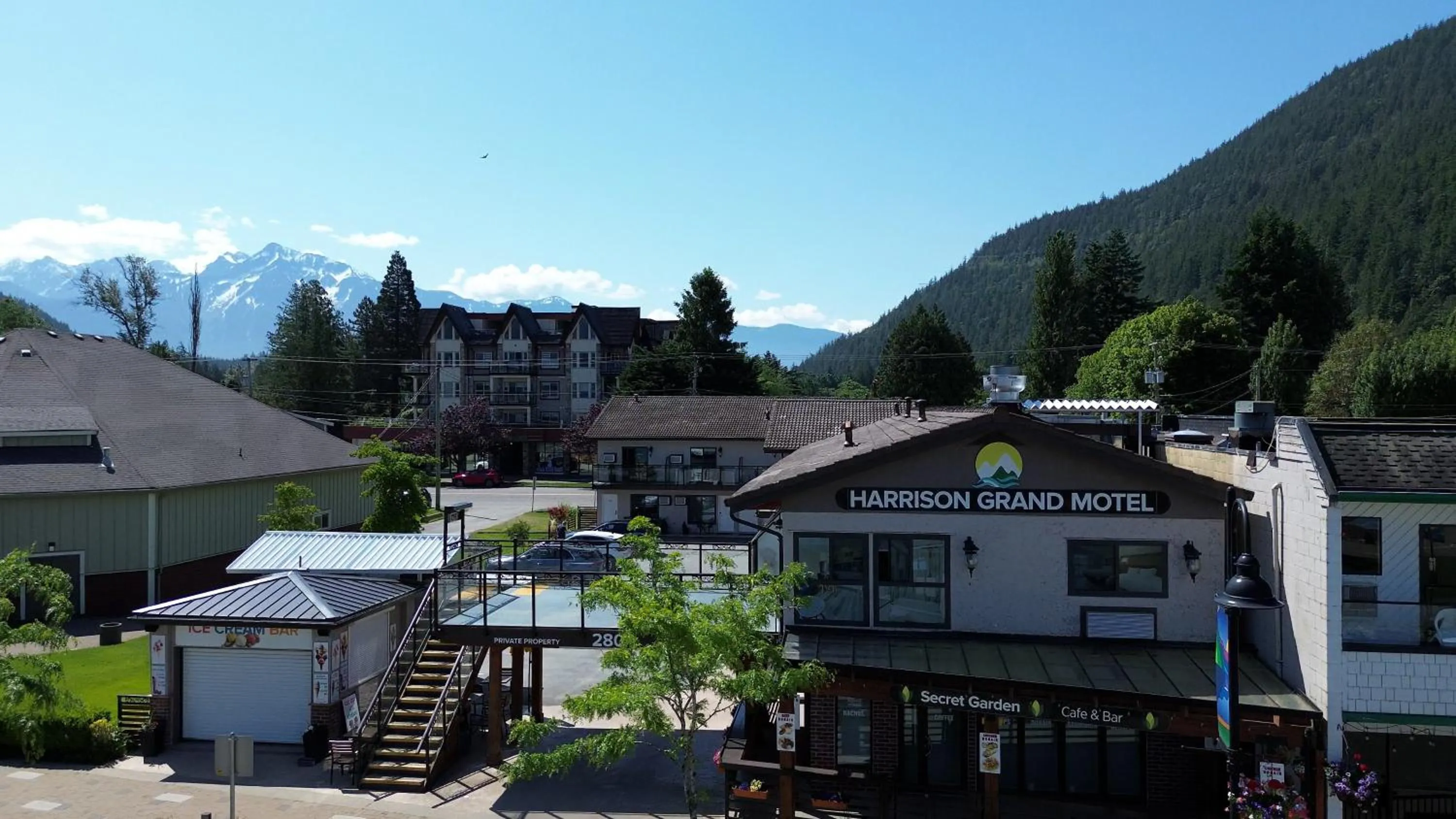 Harrison Grand Motel