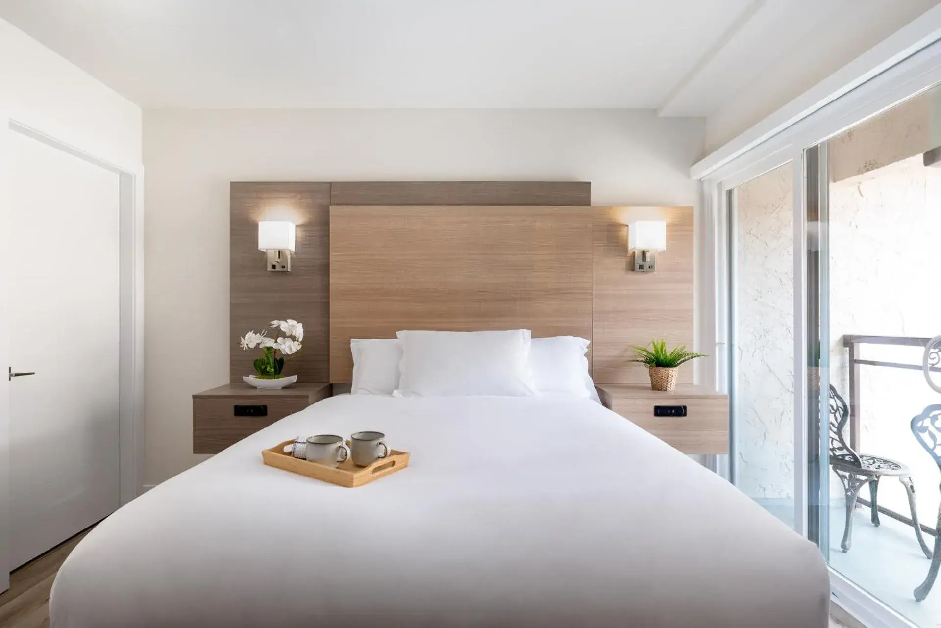 Studio with Mountain View in Harrison Grand Motel Studio with Mountain View in Harrison Grand Motel