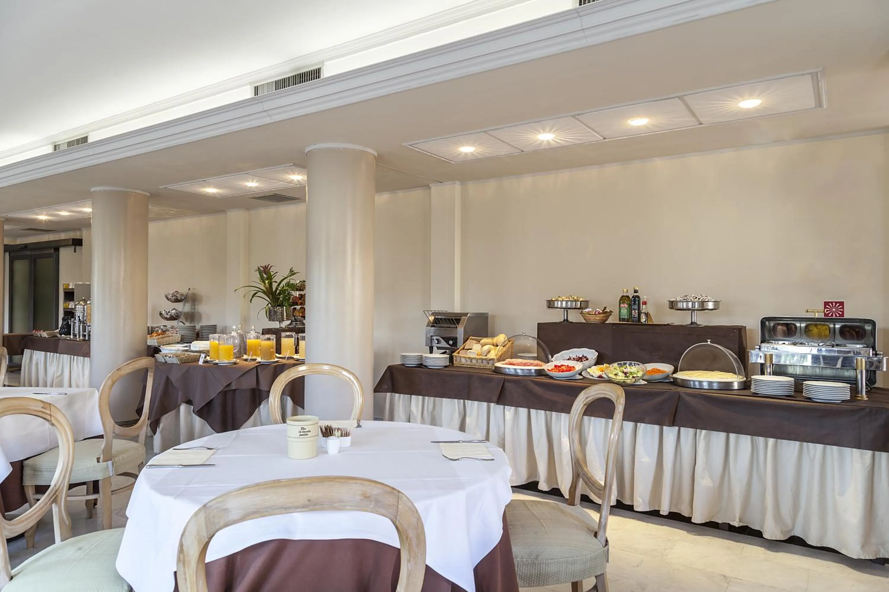 Restaurant/places to eat in Grand Hotel Bonanno