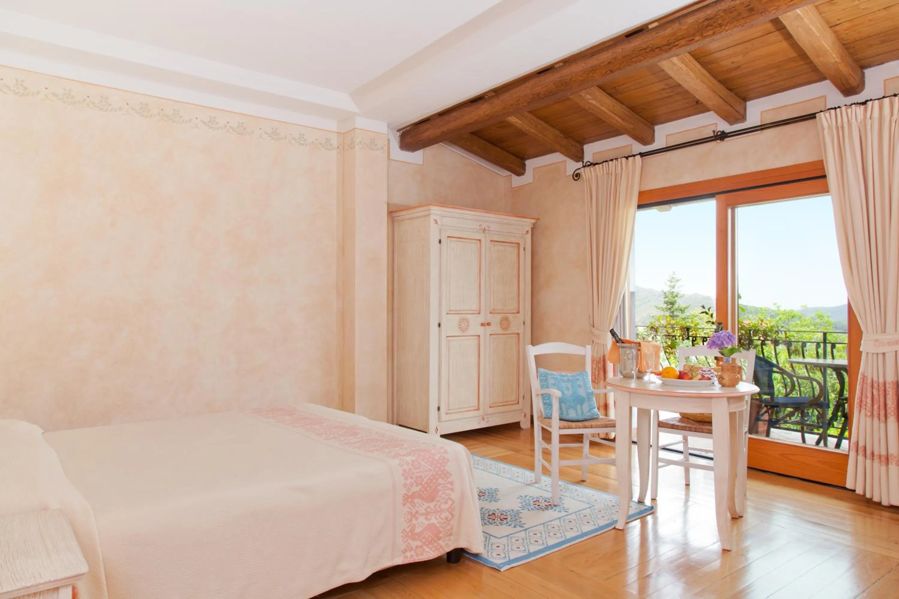 Bed in Hotel Sa Muvara