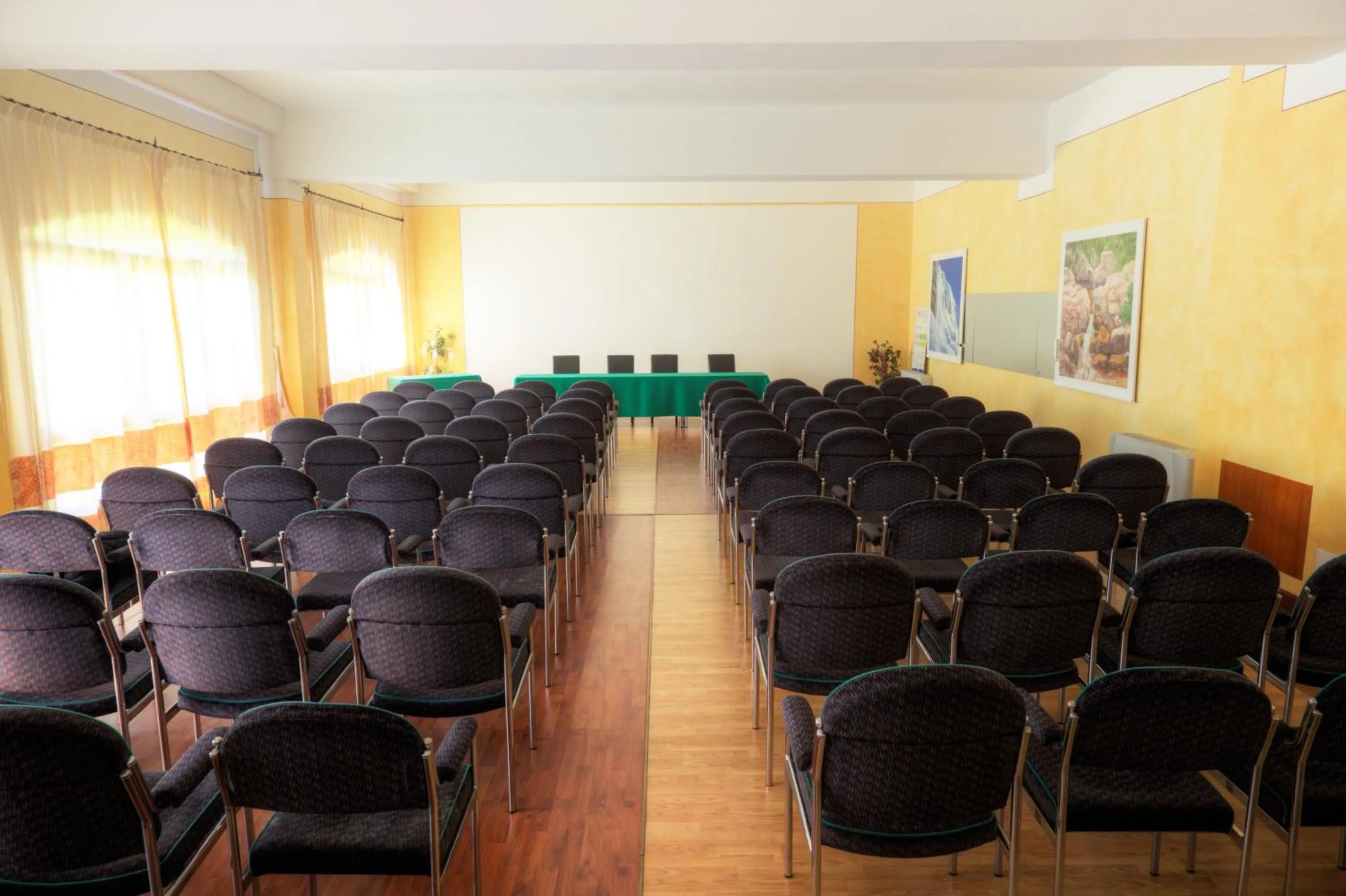 Business facilities in Hotel Sa Muvara