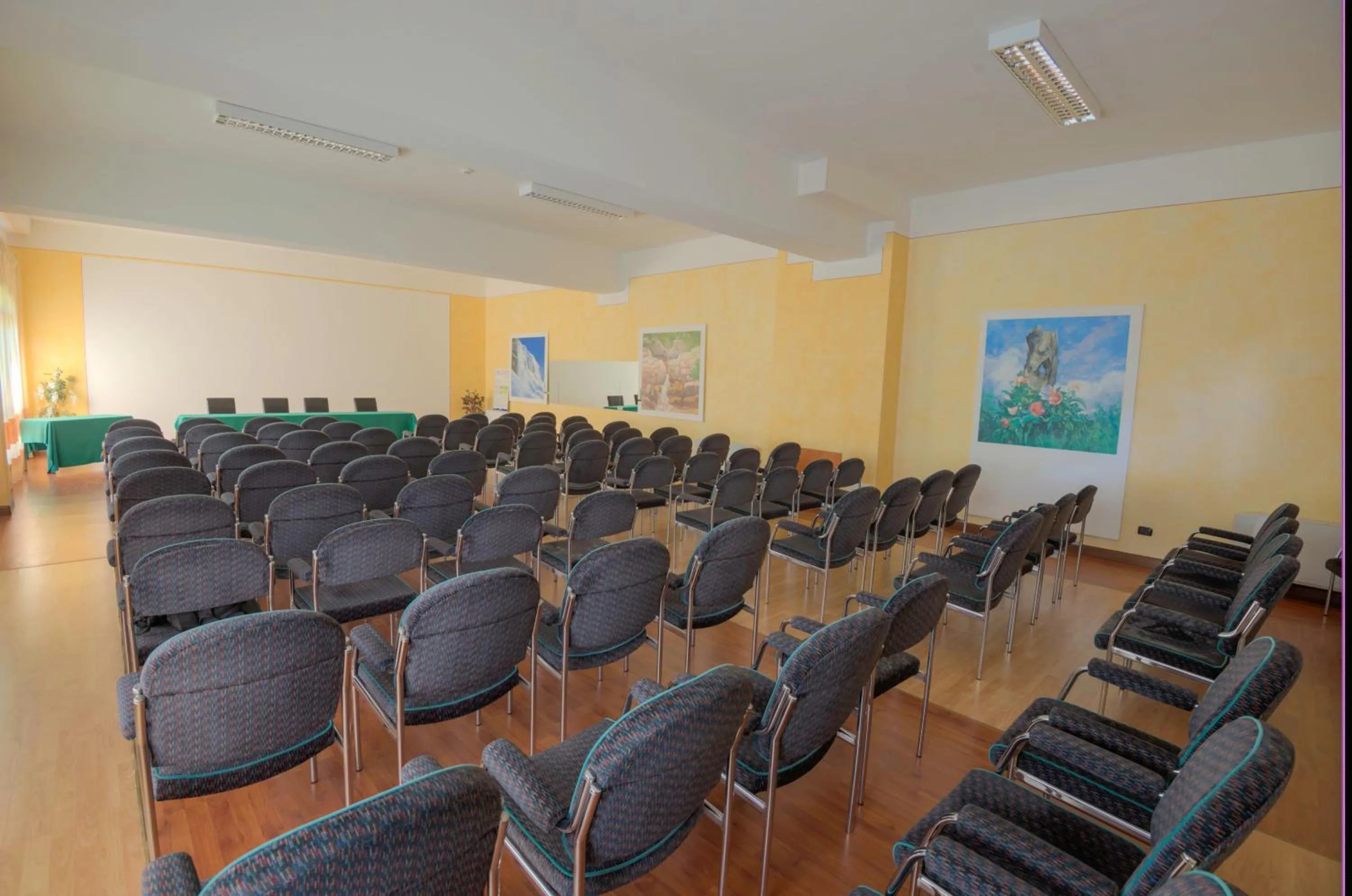Business facilities in Hotel Sa Muvara