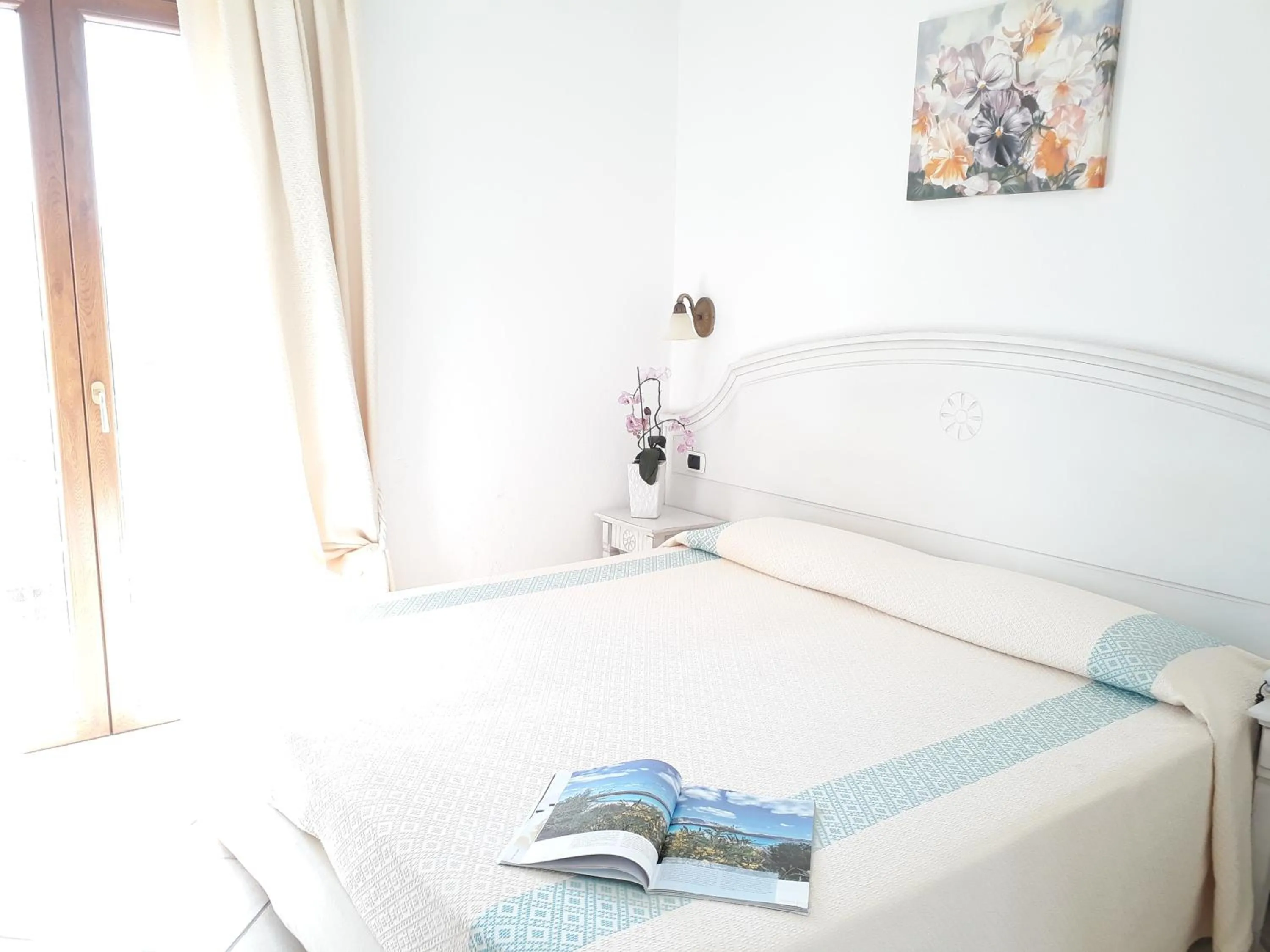 Photo of the whole room in Castello Di Tavolara