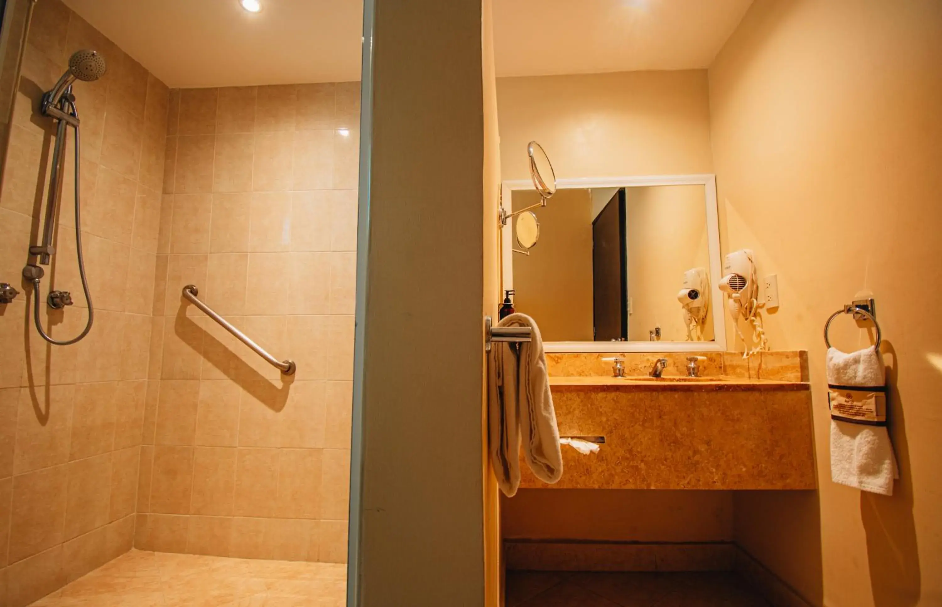 Bathroom in Eco City Hoteles Bathroom in Eco City Hoteles