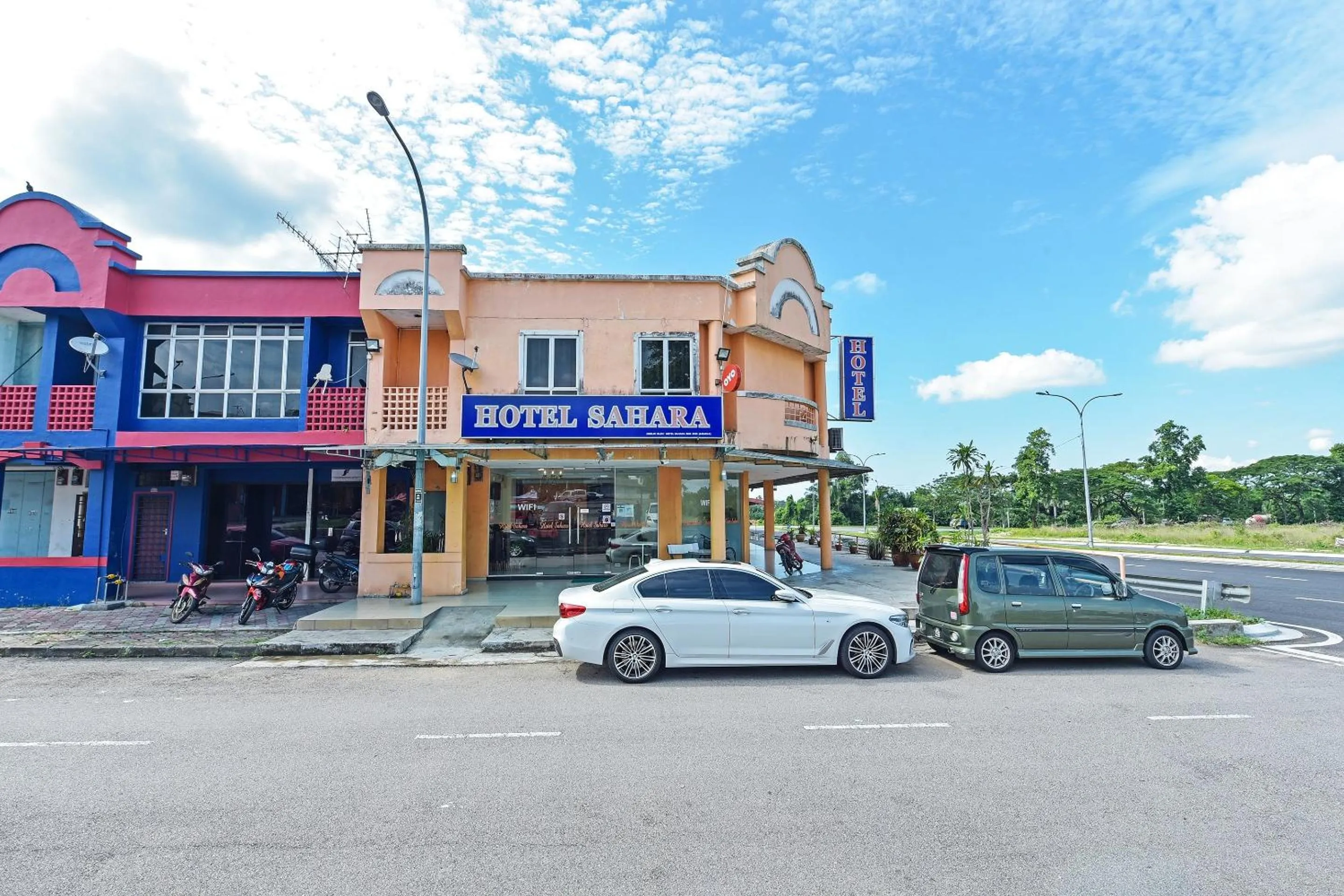 Facade/entrance in OYO 90510 Hotel Sahara