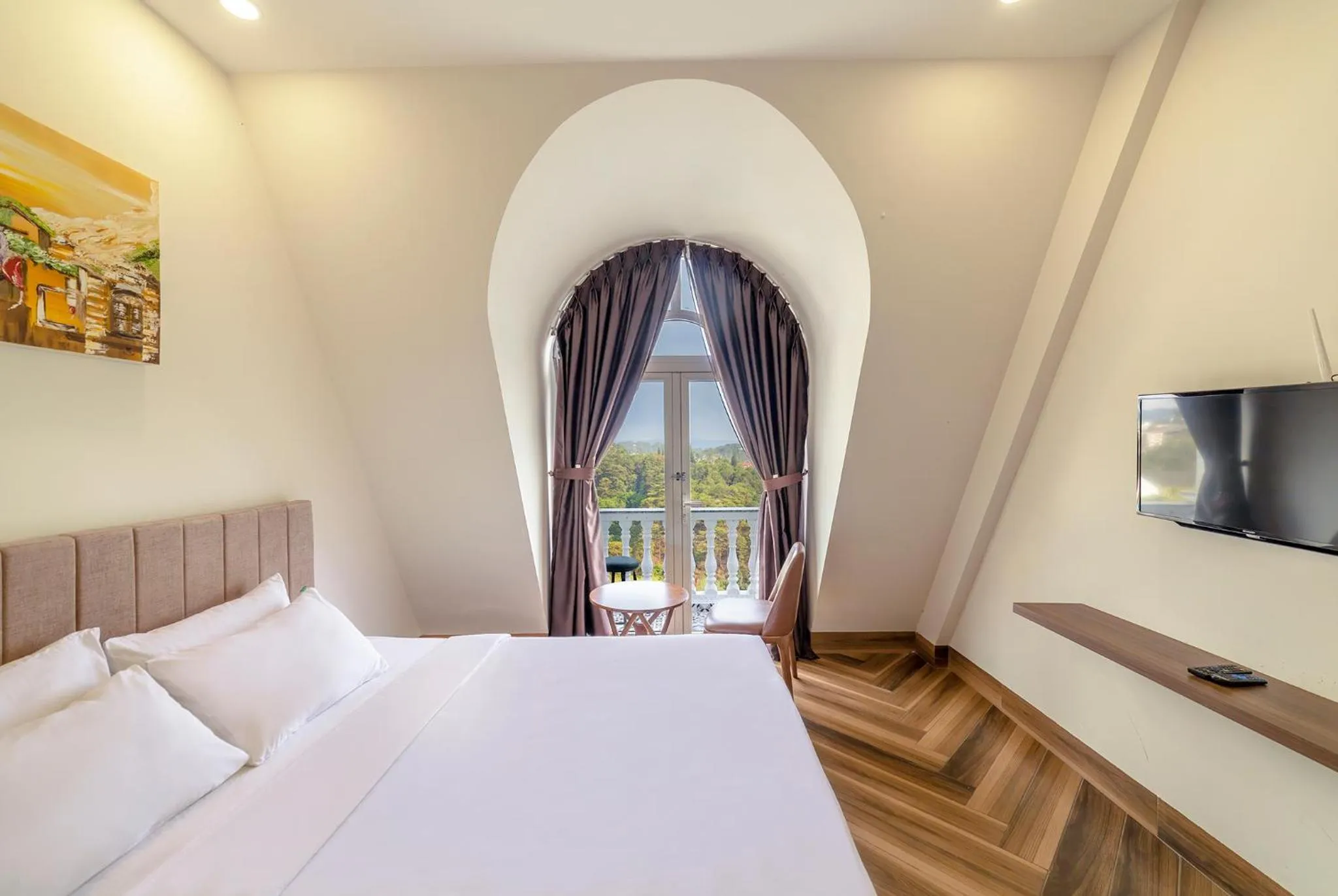 Bedroom, Bed in TALA Dalat Hotel