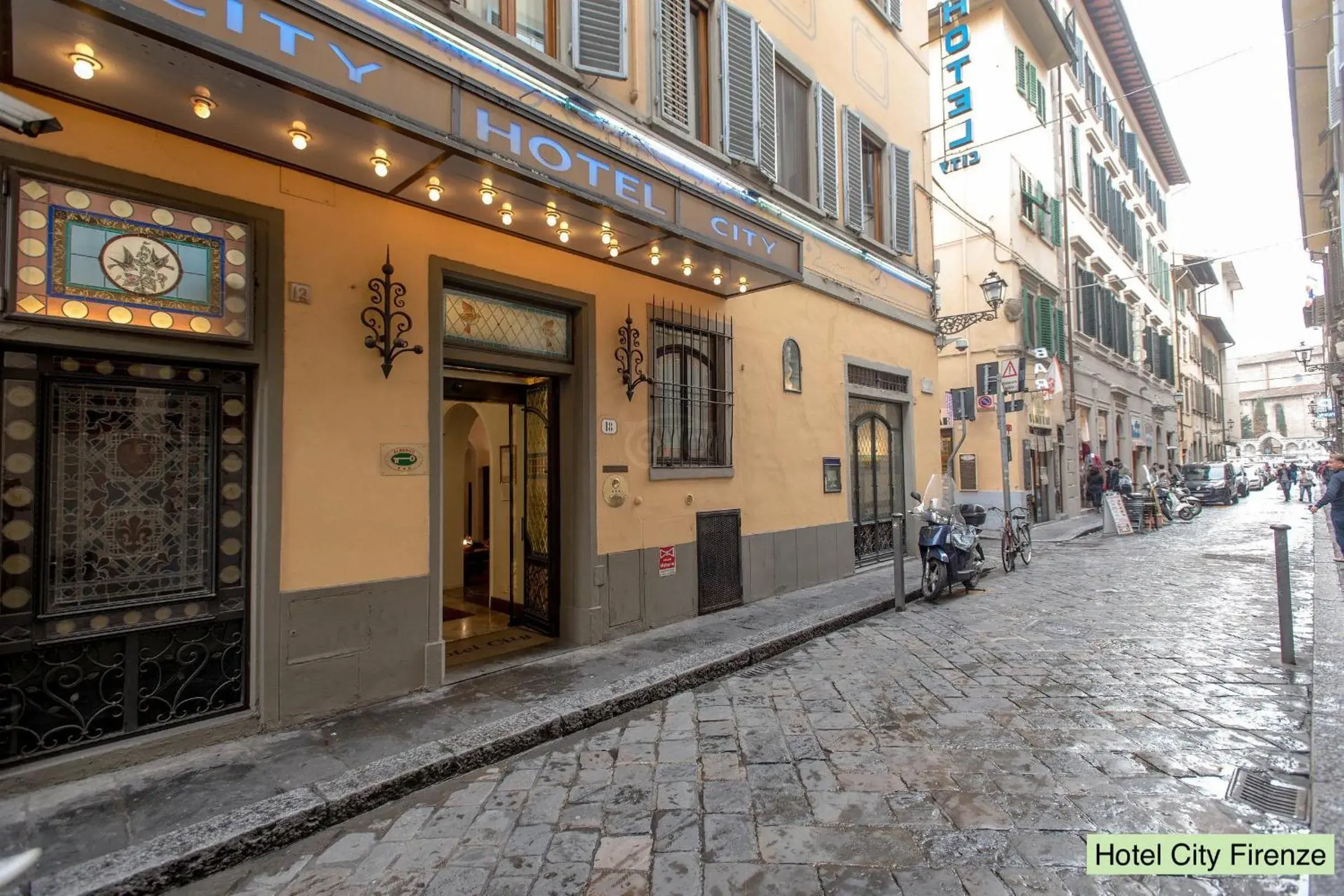 Property building in Hotel City Property building in Hotel City