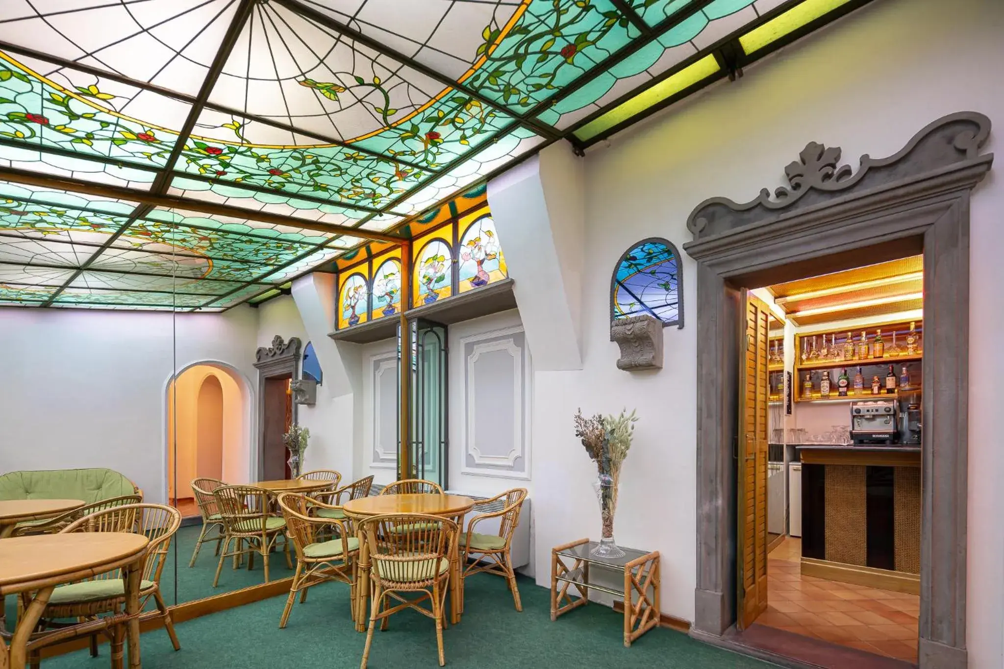 Lounge or bar in Hotel City Lounge or bar in Hotel City