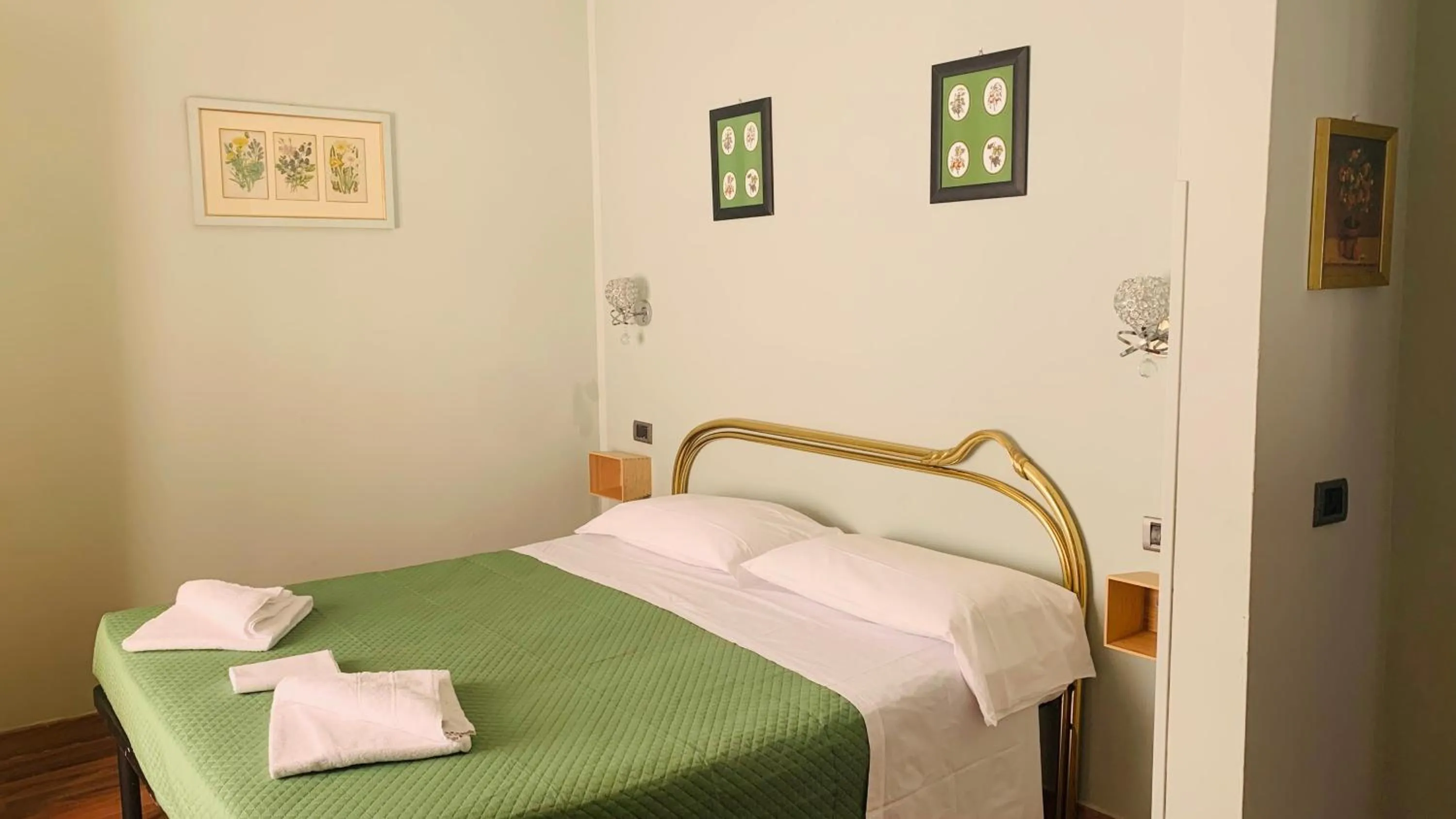 Bedroom, Bed in PICCOLO HOTEL Nel Centro Storico di Firenze