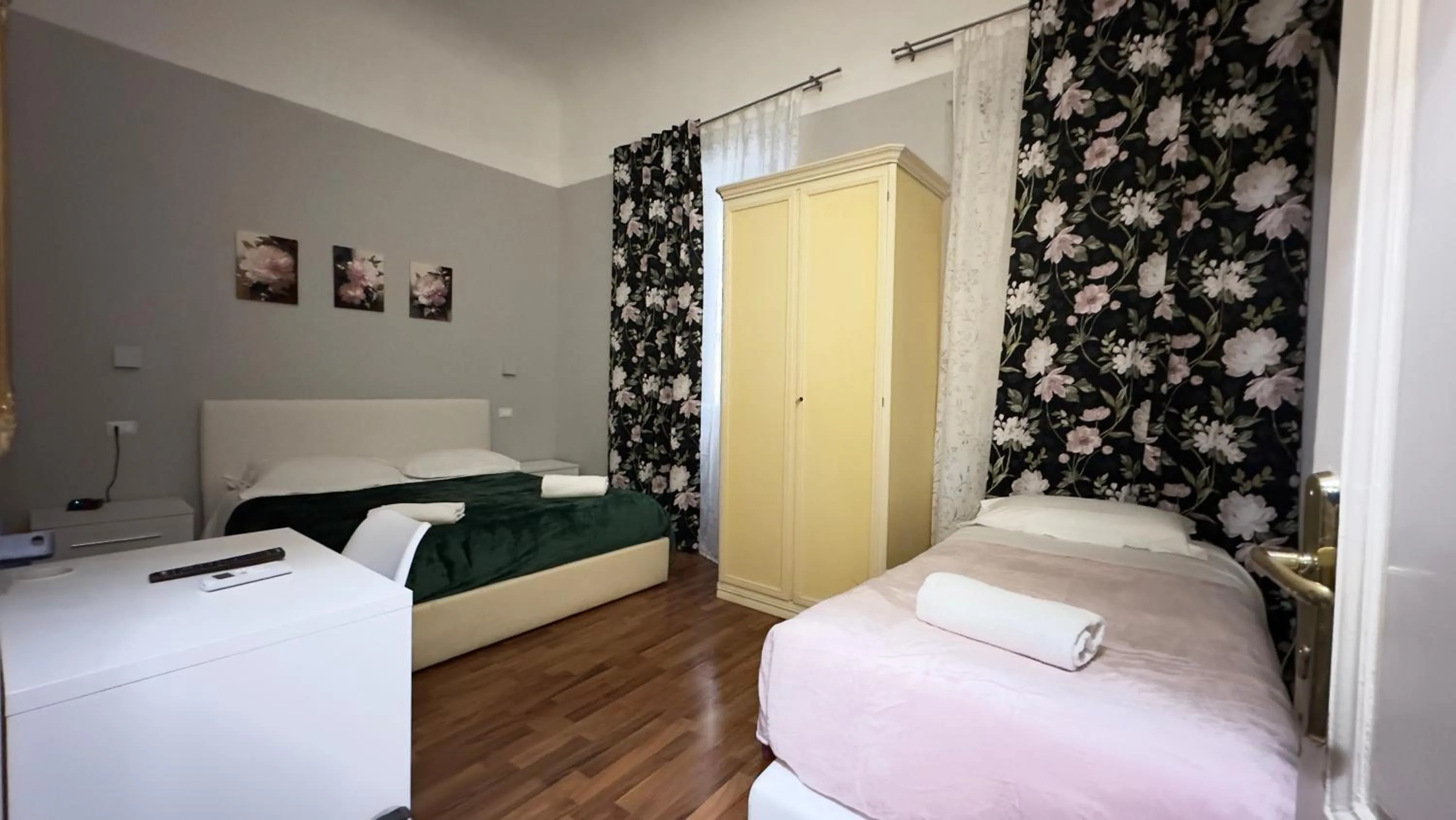 Bedroom, Bed in PICCOLO HOTEL Nel Centro Storico di Firenze