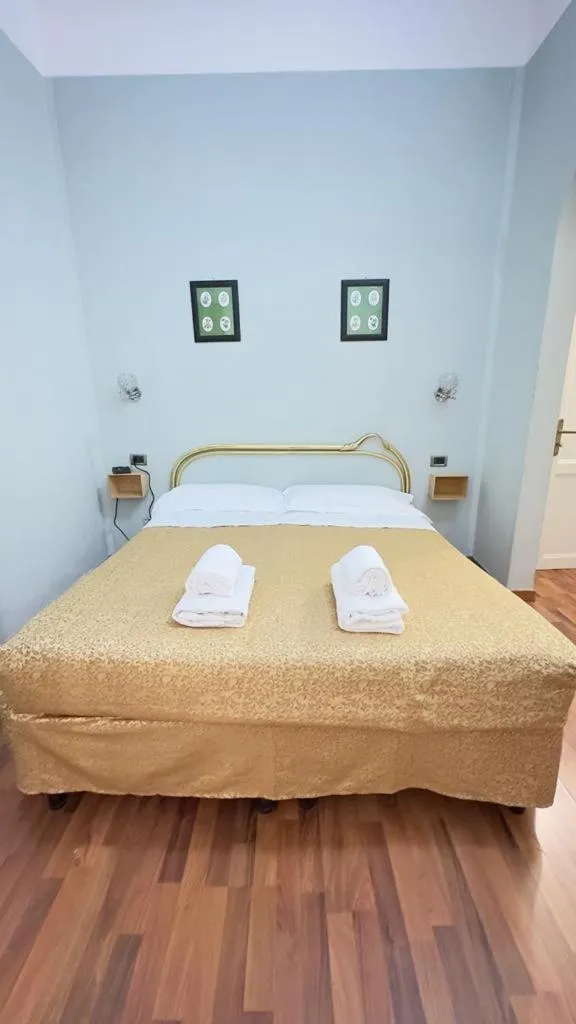 Bedroom, Bed in PICCOLO HOTEL Nel Centro Storico di Firenze