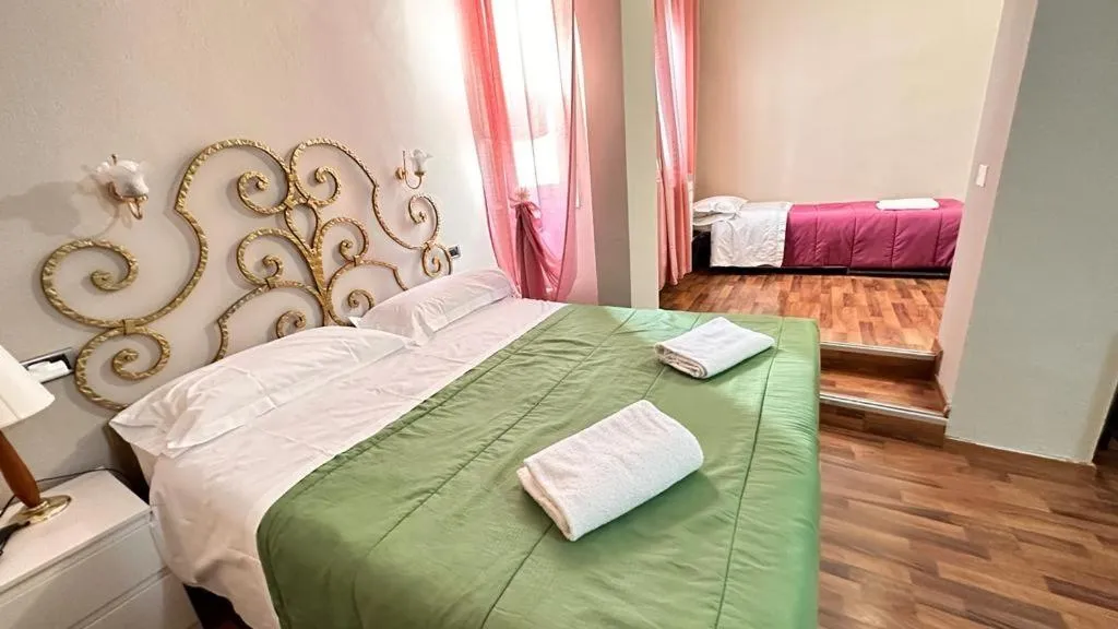 Bedroom, Bed in PICCOLO HOTEL Nel Centro Storico di Firenze