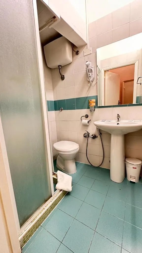 Bathroom in PICCOLO HOTEL Nel Centro Storico di Firenze