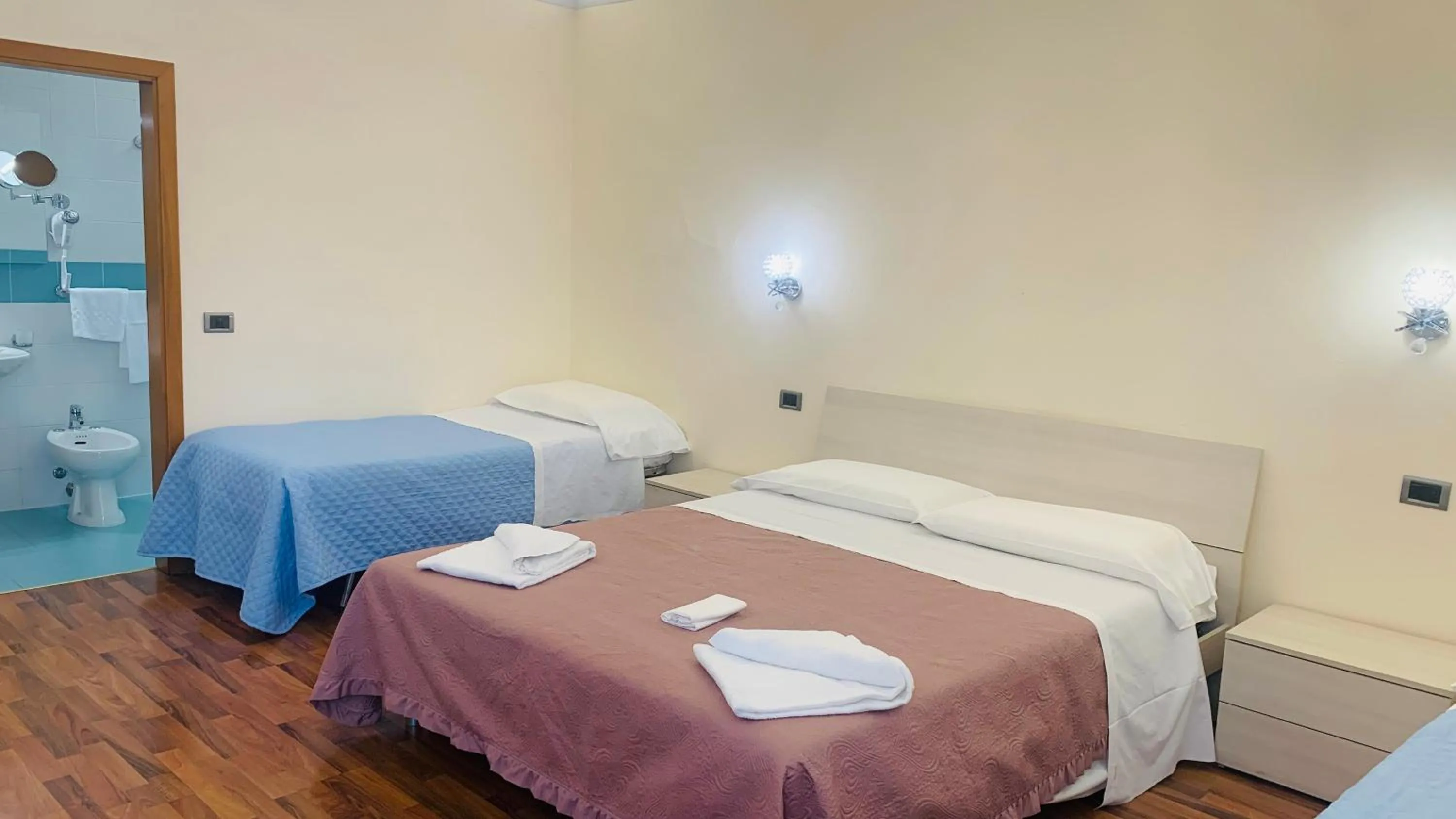 TV and multimedia, Bed in PICCOLO HOTEL Nel Centro Storico di Firenze