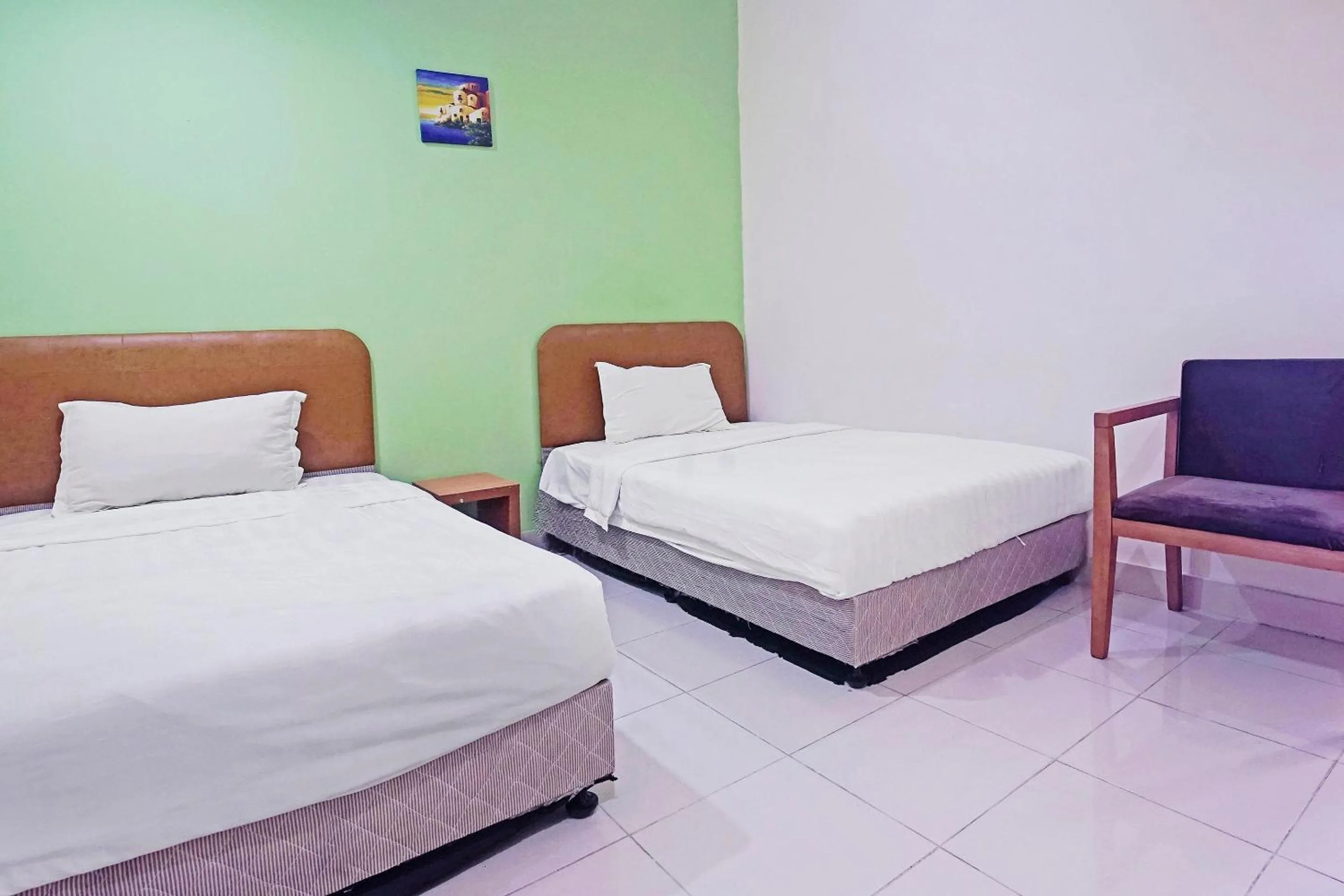 Bedroom, Bed in Hotel O Night Queen salak Tinggi