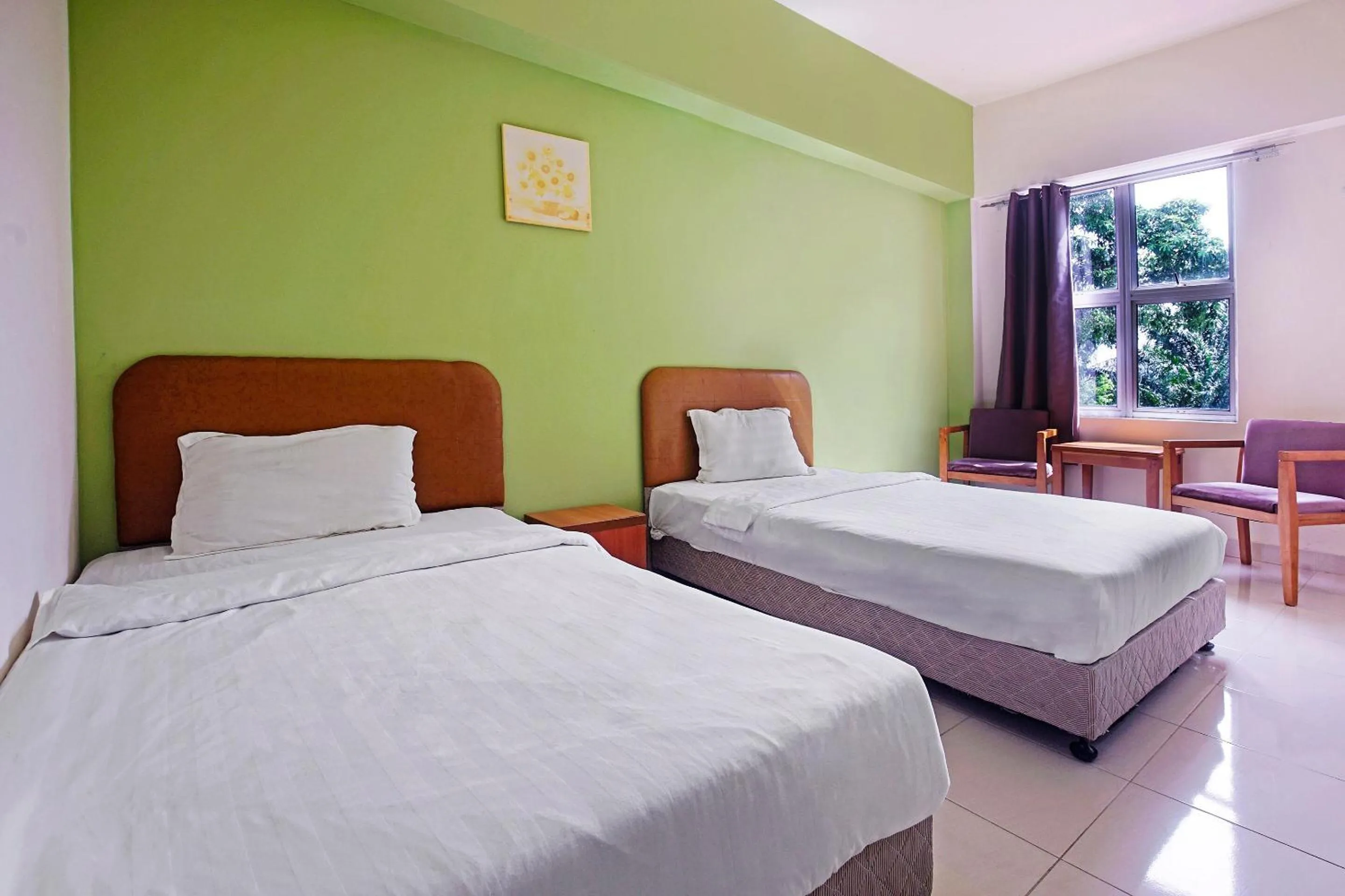 Bedroom, Bed in Hotel O Night Queen salak Tinggi