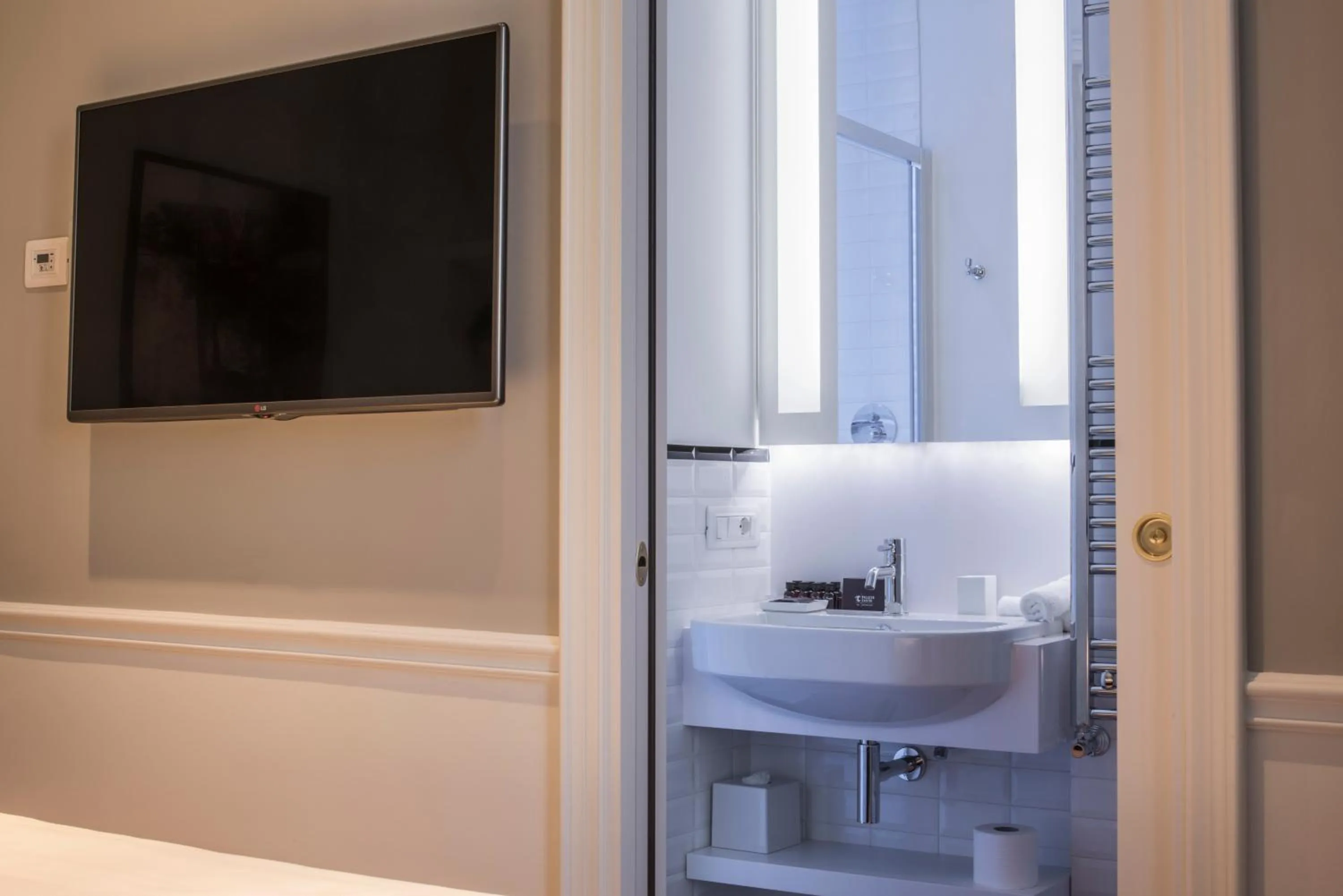 Bathroom in Palazzo Castri 1874 Spa & Garden