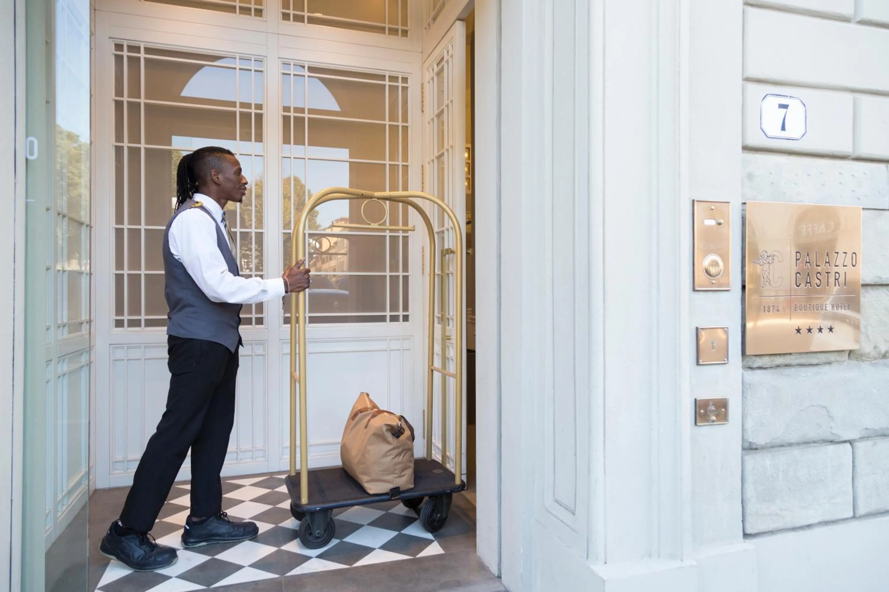 Facade/entrance in Palazzo Castri 1874 Spa & Garden