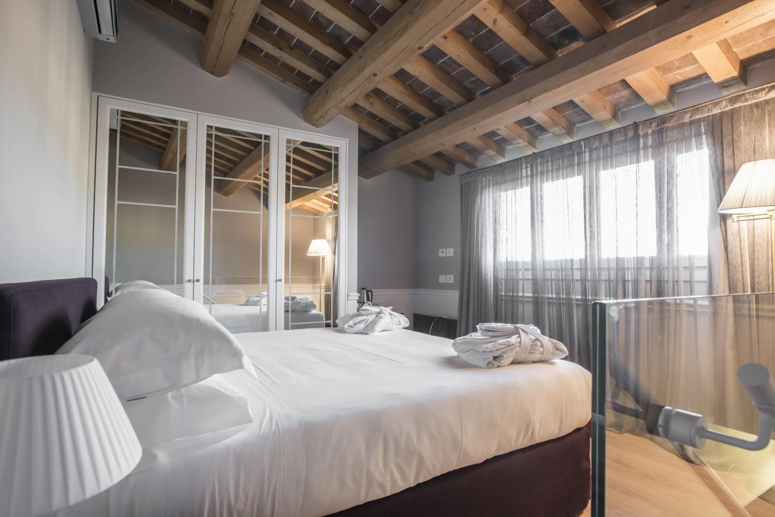 Photo of the whole room, Bed in Palazzo Castri 1874 Spa & Garden