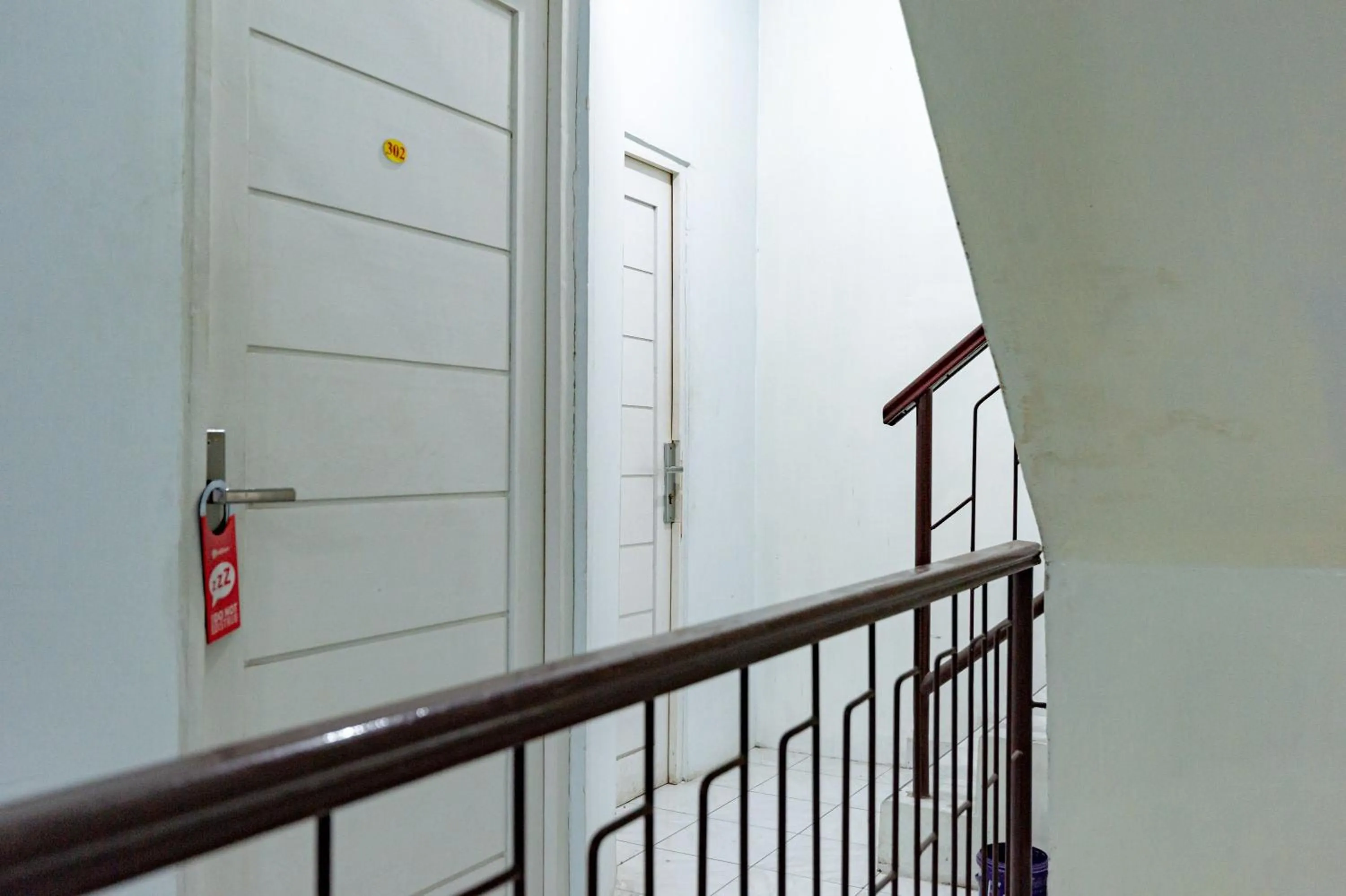 Property building in RedDoorz Near RSUD Dr Pringadi Medan 3