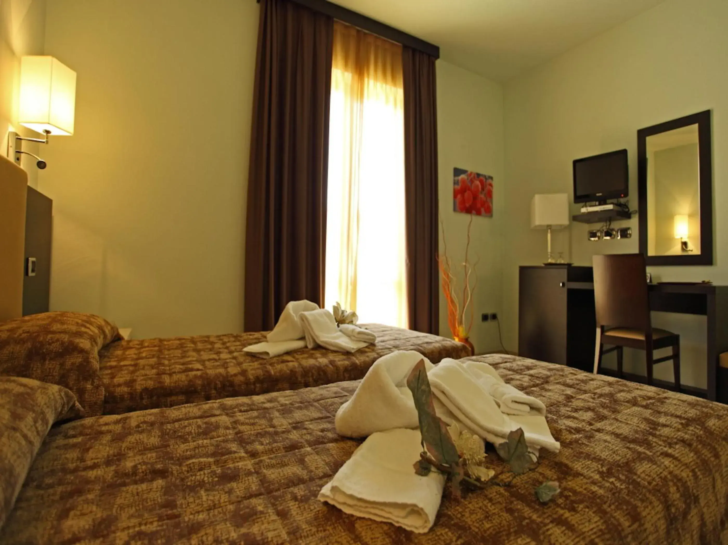 Bedroom, Bed in Euro Hotel Bedroom, Bed in Euro Hotel