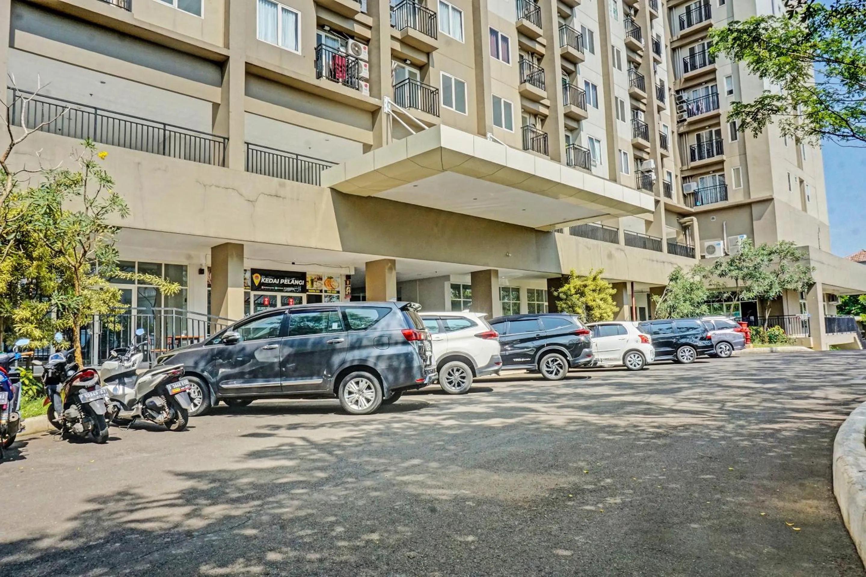 Facade/entrance in OYO 91217 Skyland @ Pgv Near Gunung Putri