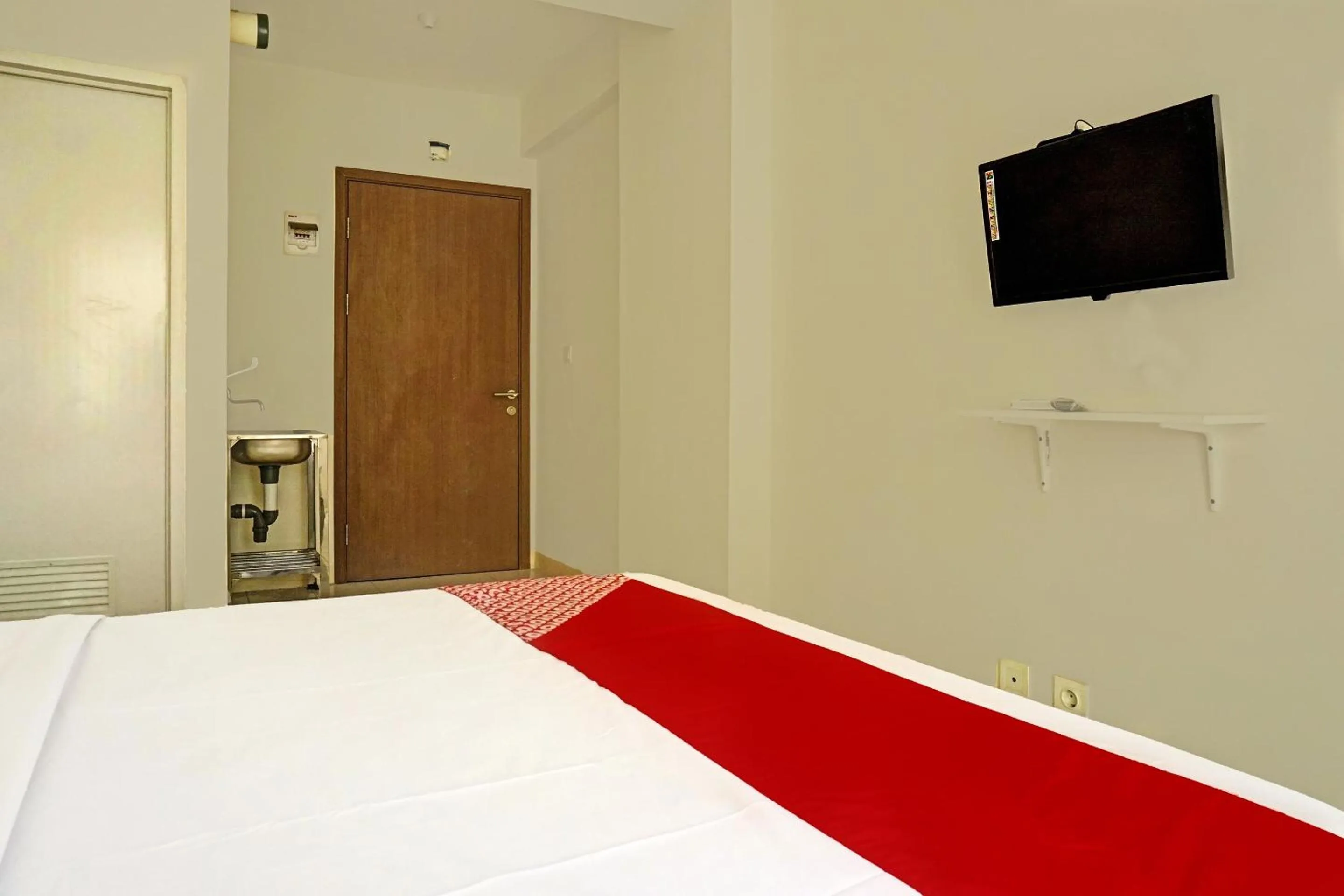 Bedroom, Bed in OYO 91217 Skyland @ Pgv Near Gunung Putri