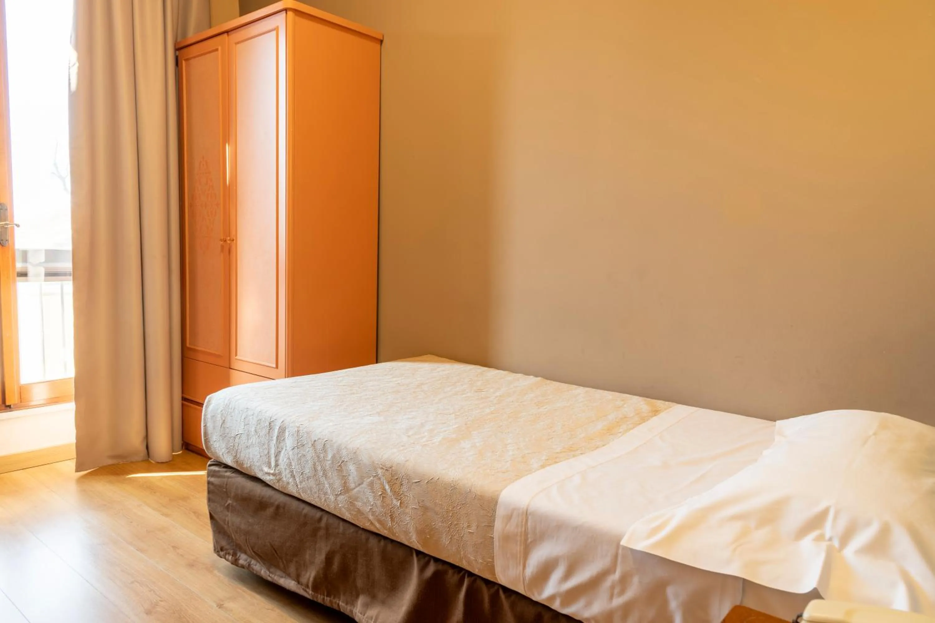 Bedroom, Bed in Hotel Terme Salvarola