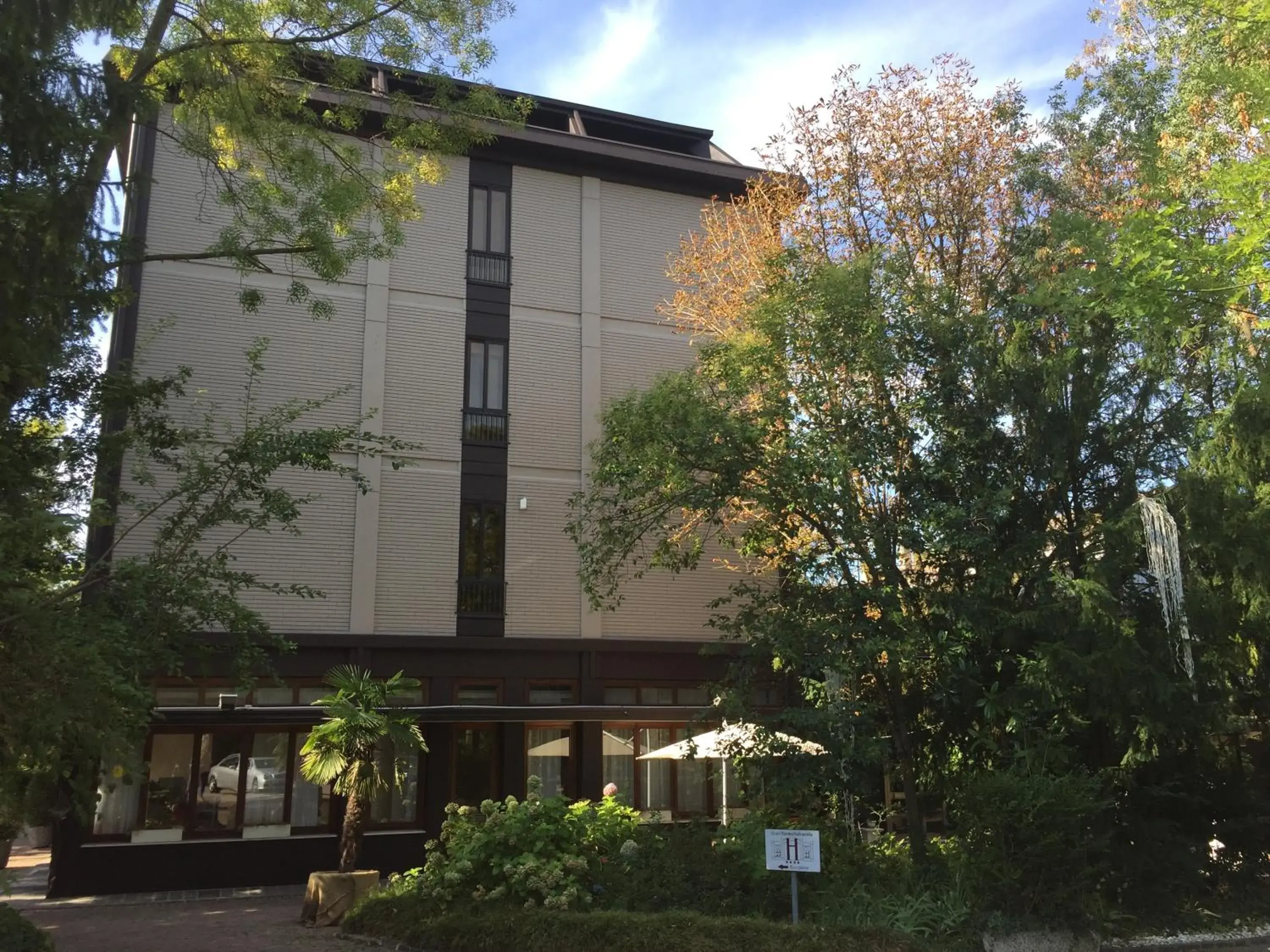 Property building in Hotel Terme Salvarola Property building in Hotel Terme Salvarola
