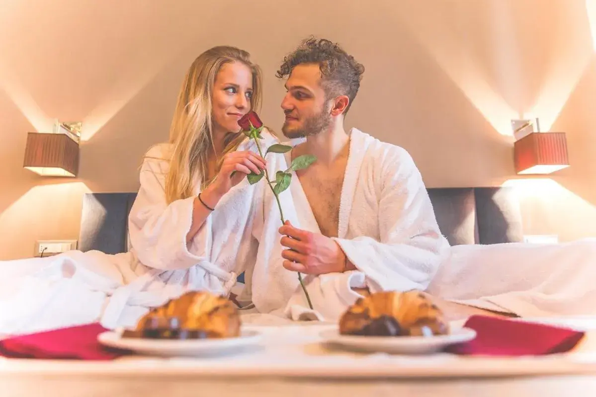 Breakfast, Bed in Hotel Terme Salvarola Breakfast, Bed in Hotel Terme Salvarola