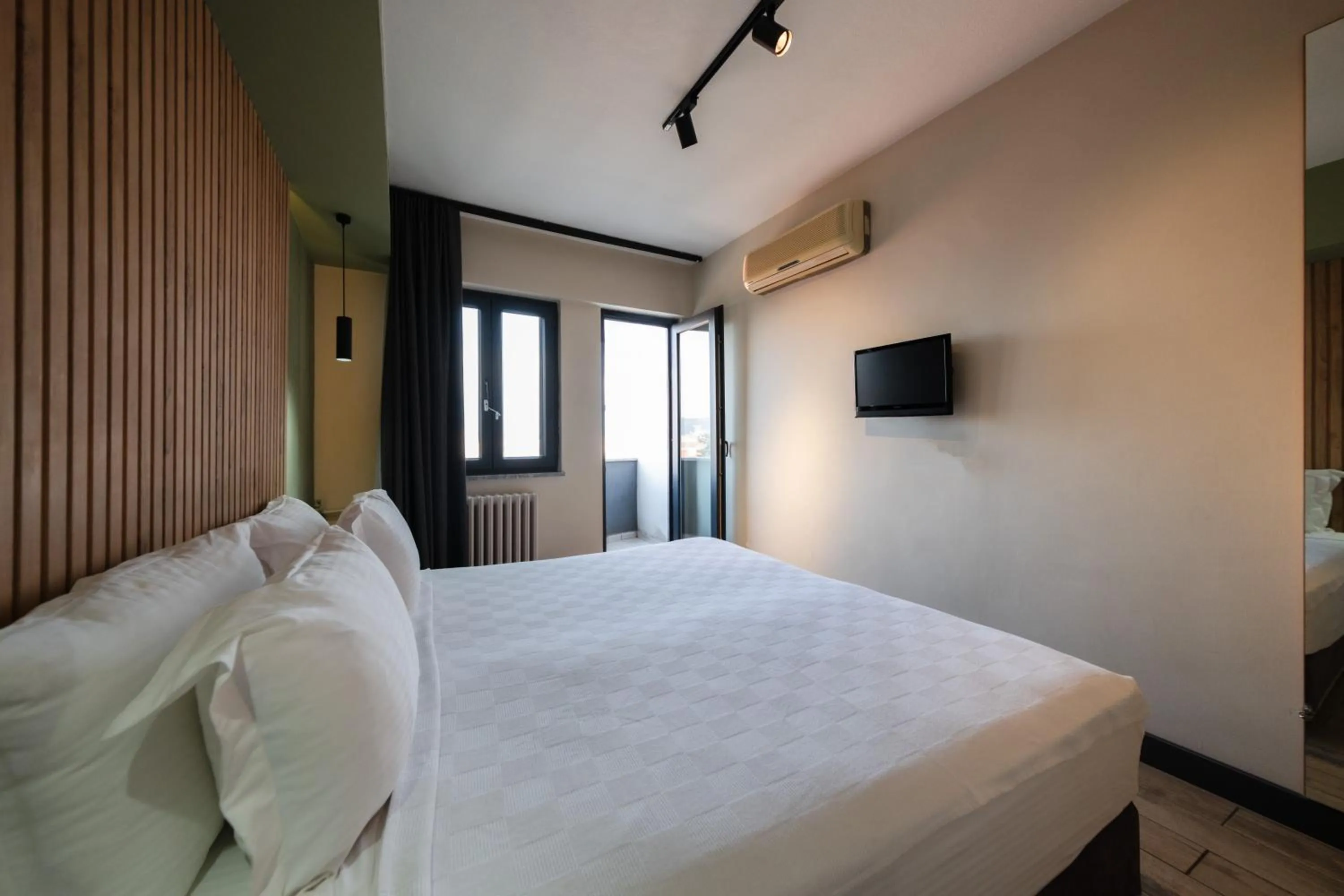 Photo of the whole room, Bed in Polek Hotel