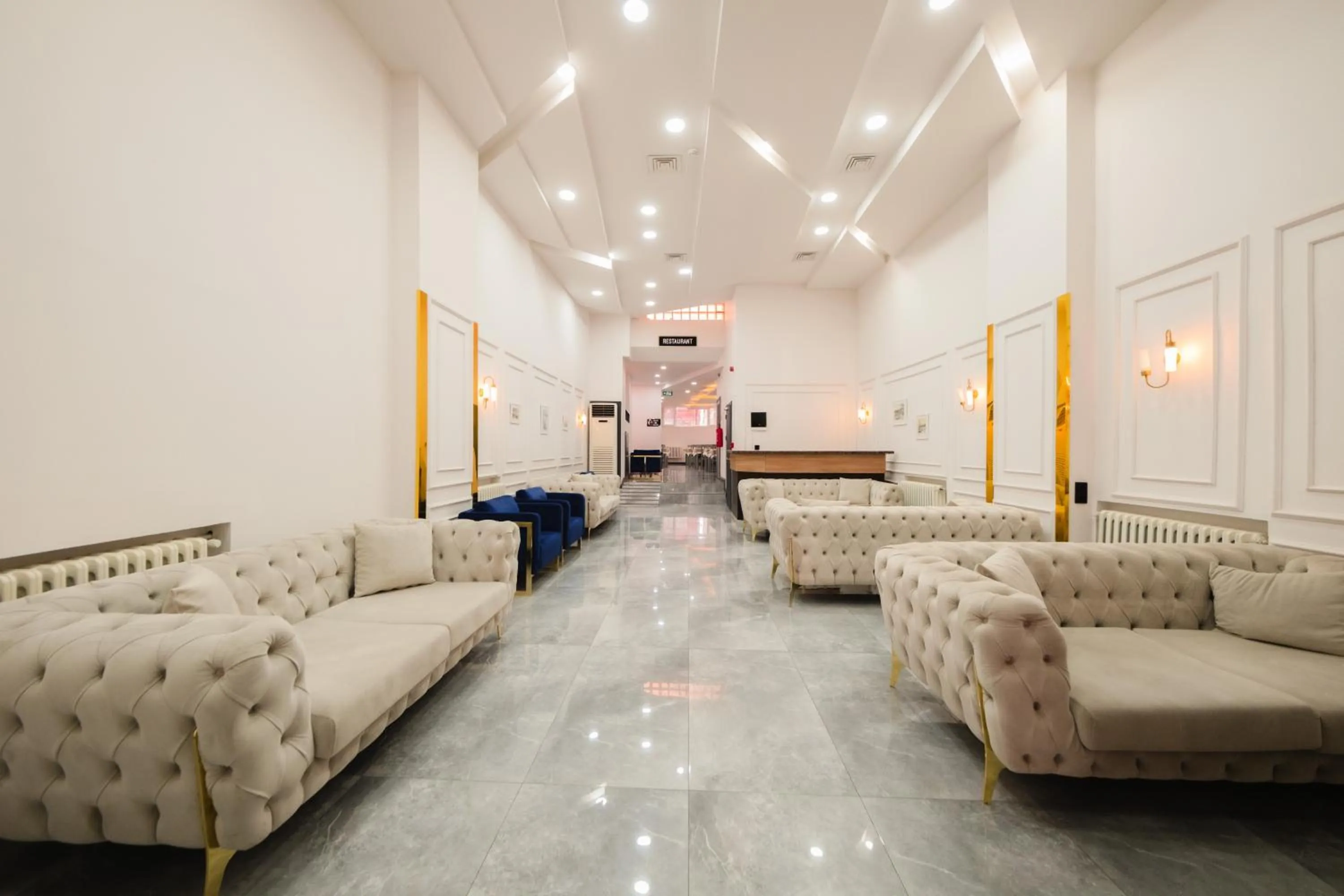 Property building in Polek Hotel