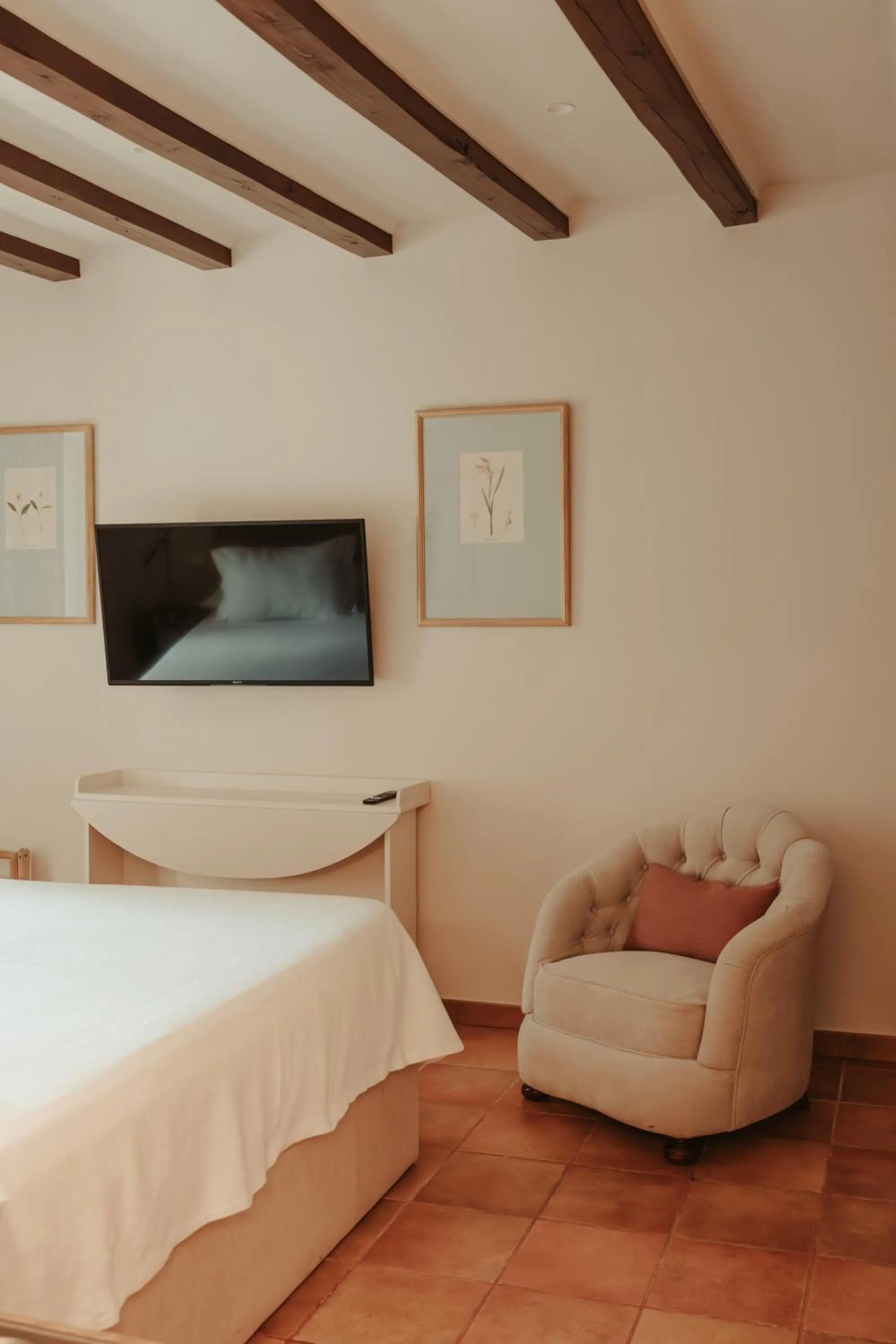 Bed in Rondaia, a Winery & Fincahotel-Agroturismo in Tramuntana