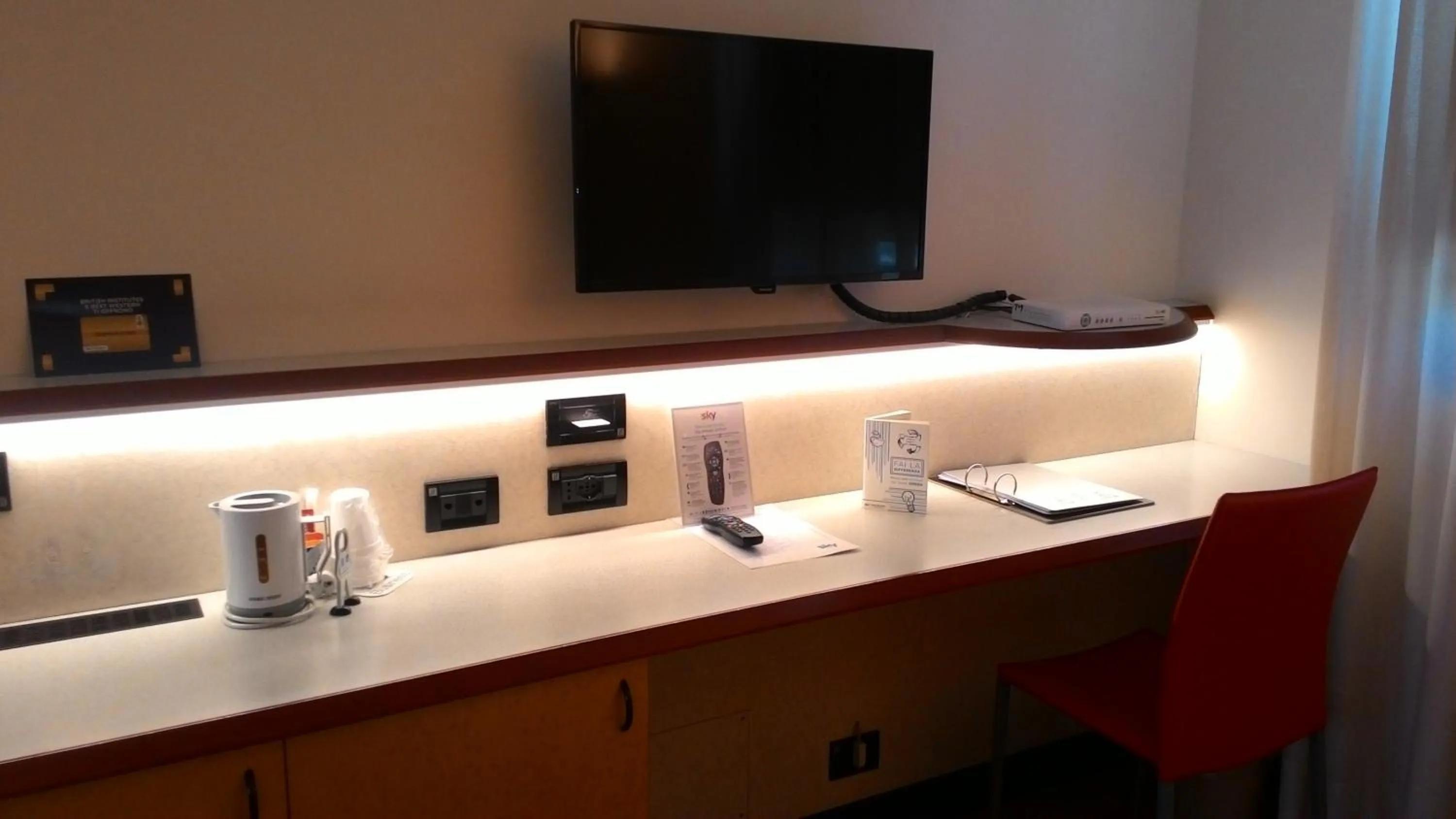 TV and multimedia in Best Western Hotel Solaf