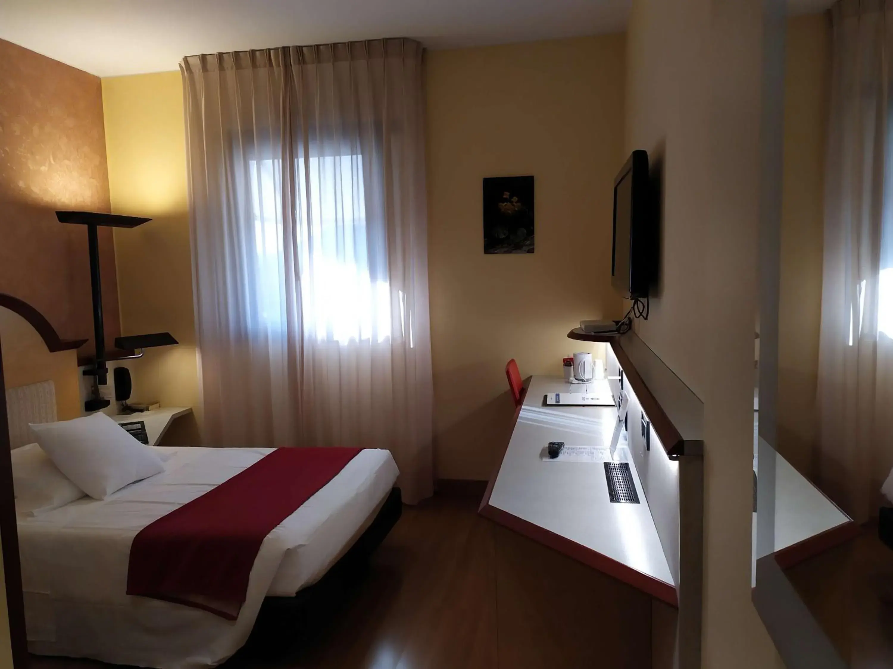 Photo of the whole room, Bed in Best Western Hotel Solaf Photo of the whole room, Bed in Best Western Hotel Solaf