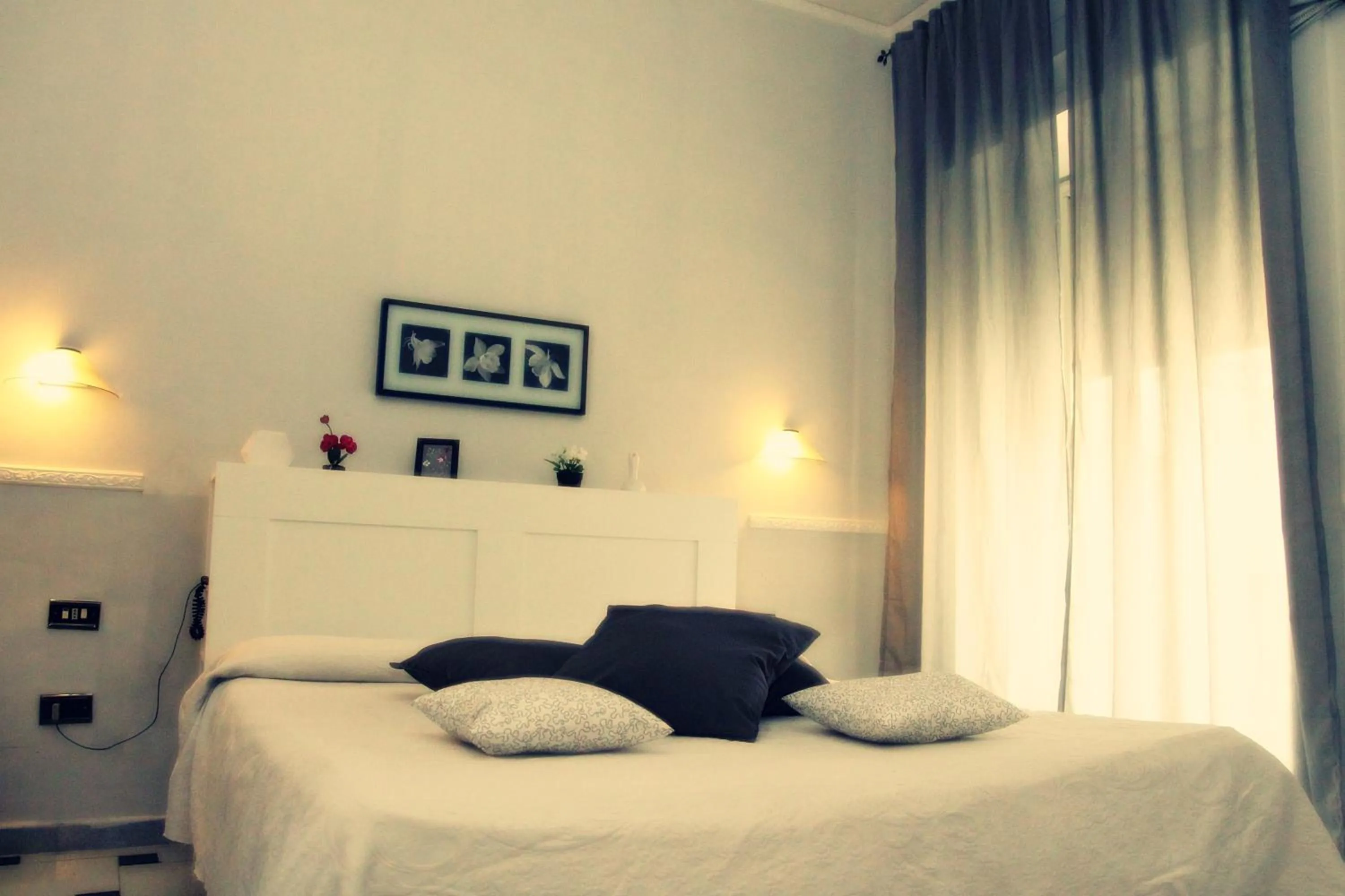 Photo of the whole room, Bed in Hotel Luna Rossa