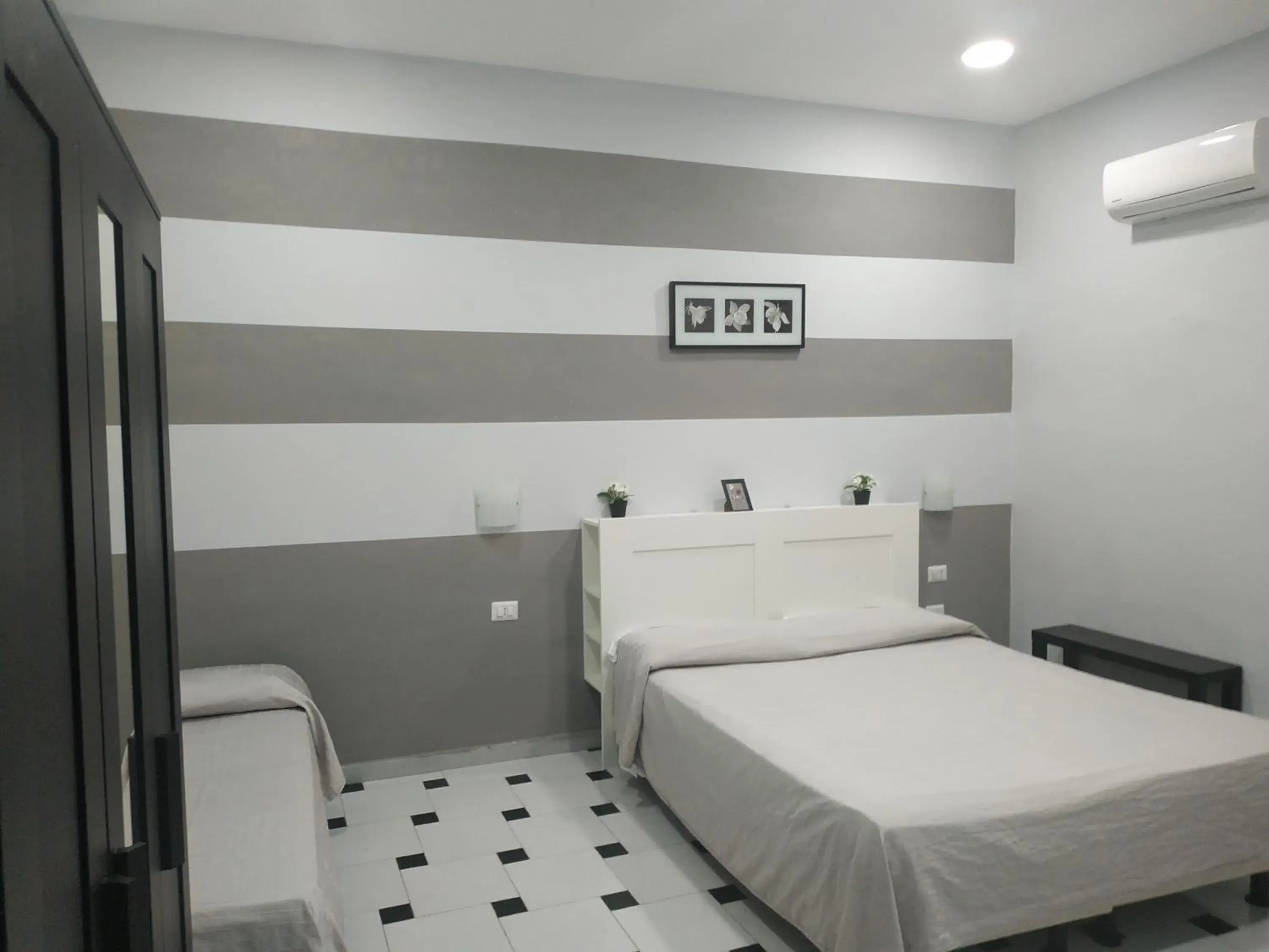 Bed in Hotel Luna Rossa Bed in Hotel Luna Rossa